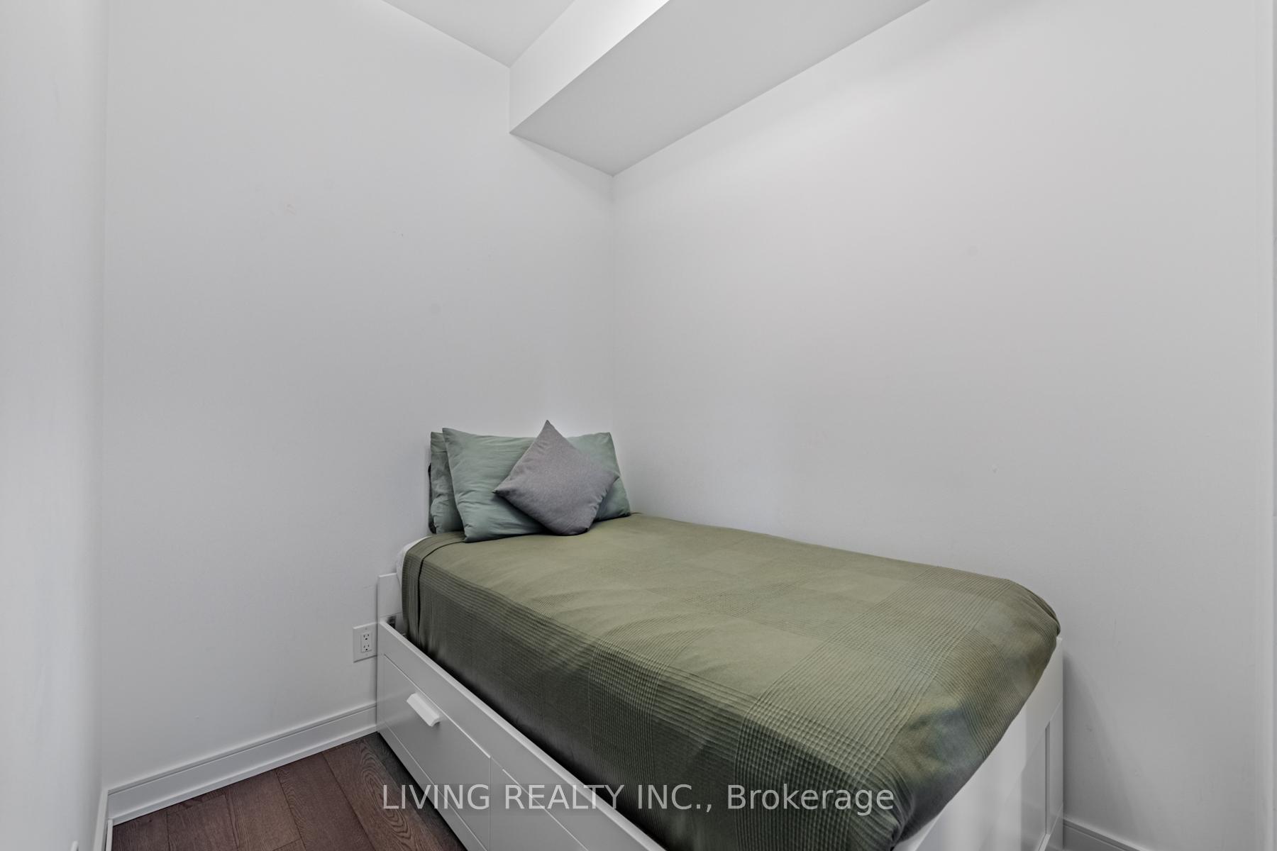 #523 - 57 St. Joseph St, Toronto, ON M5S0C5 | 2 Bedroom 2 Bathroom Condo Apt | Image 23