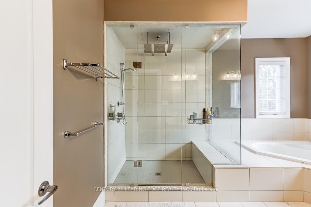 27 Devondale Ave, Toronto, ON M2R2C9 | 4 Bedroom 4 Bathroom Detached House | Image 25