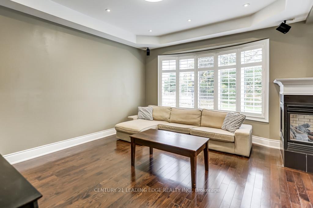 27 Devondale Ave, Toronto, ON M2R2C9 | 4 Bedroom 4 Bathroom Detached House | Image 6