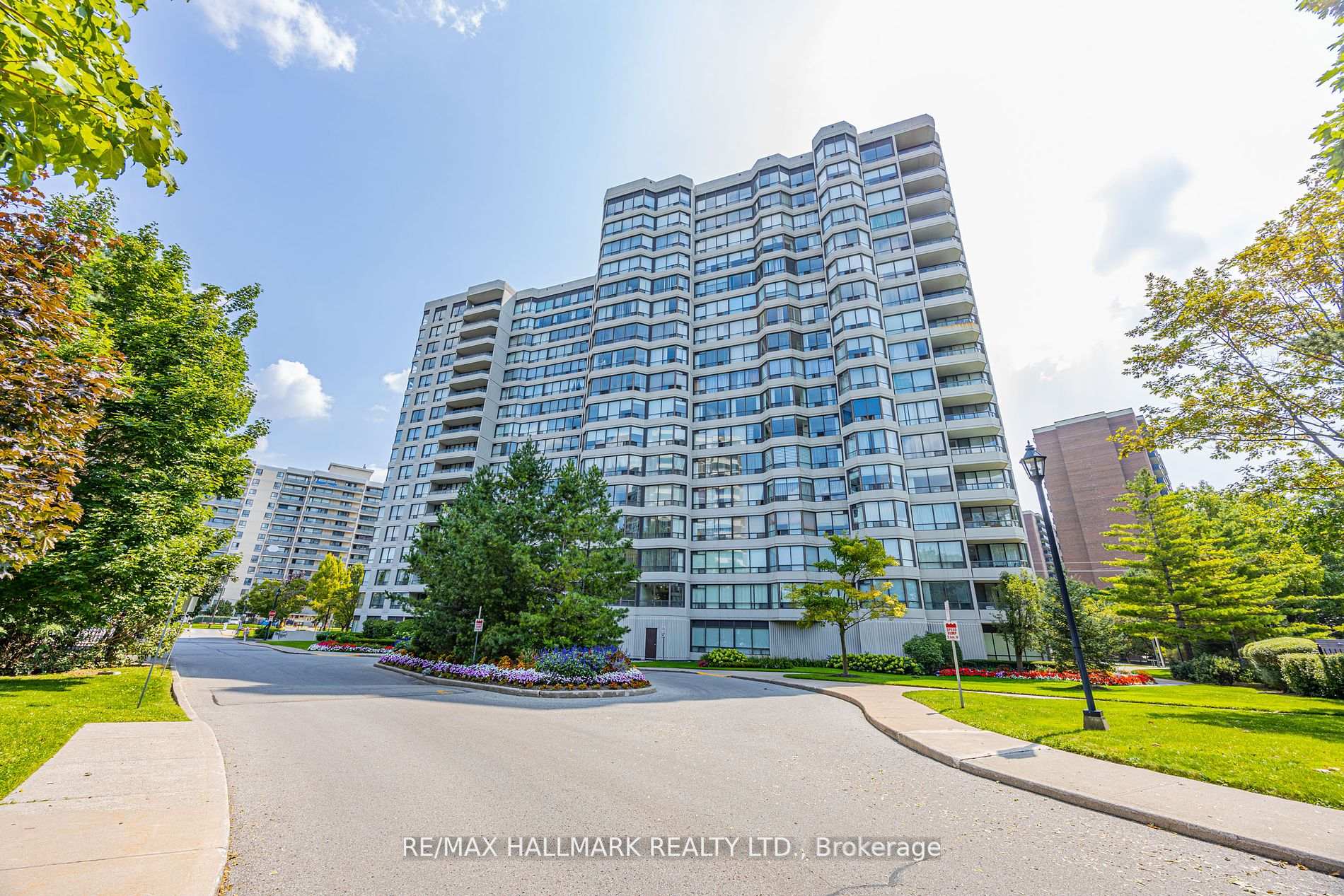 #Ph210 - 1101 Steeles Ave W, Toronto, ON M2R3W5 | 2 Bedroom 2 Bathroom Condo Apt | Image 32
