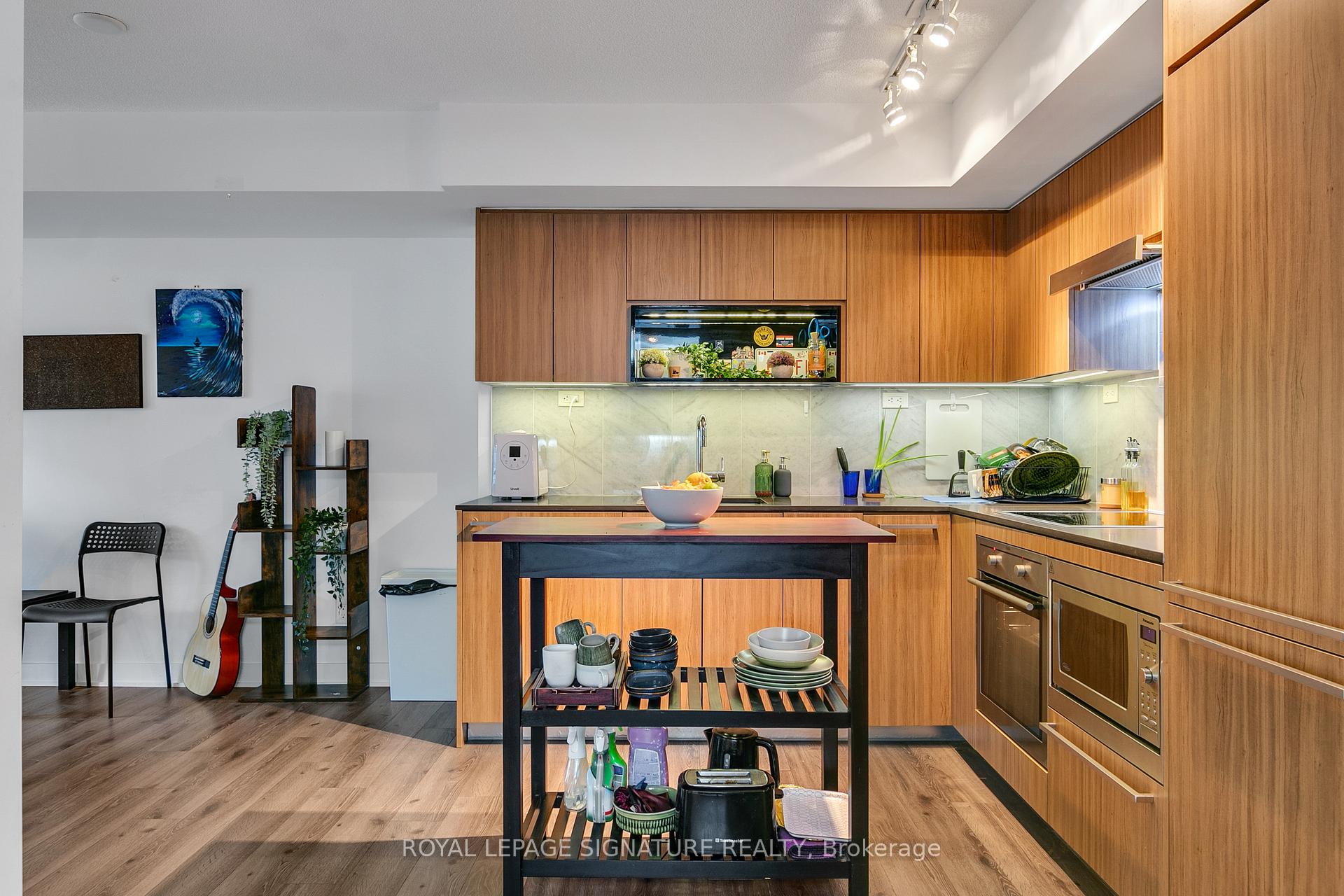 #807 - 70 Queens Wharf Rd, Toronto, ON M5V0J2 | 1 Bedroom 1 Bathroom Condo Apt | Image 10