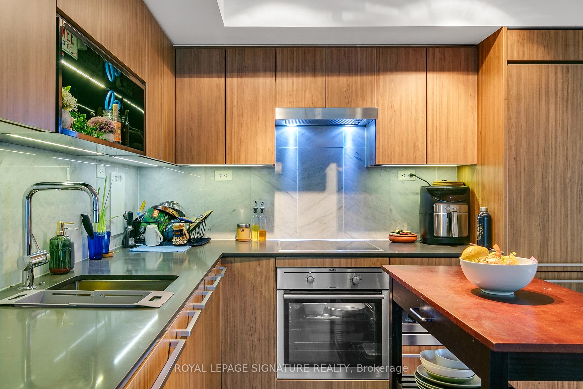 #807 - 70 Queens Wharf Rd, Toronto, ON M5V0J2 | 1 Bedroom 1 Bathroom Condo Apt | Image 14