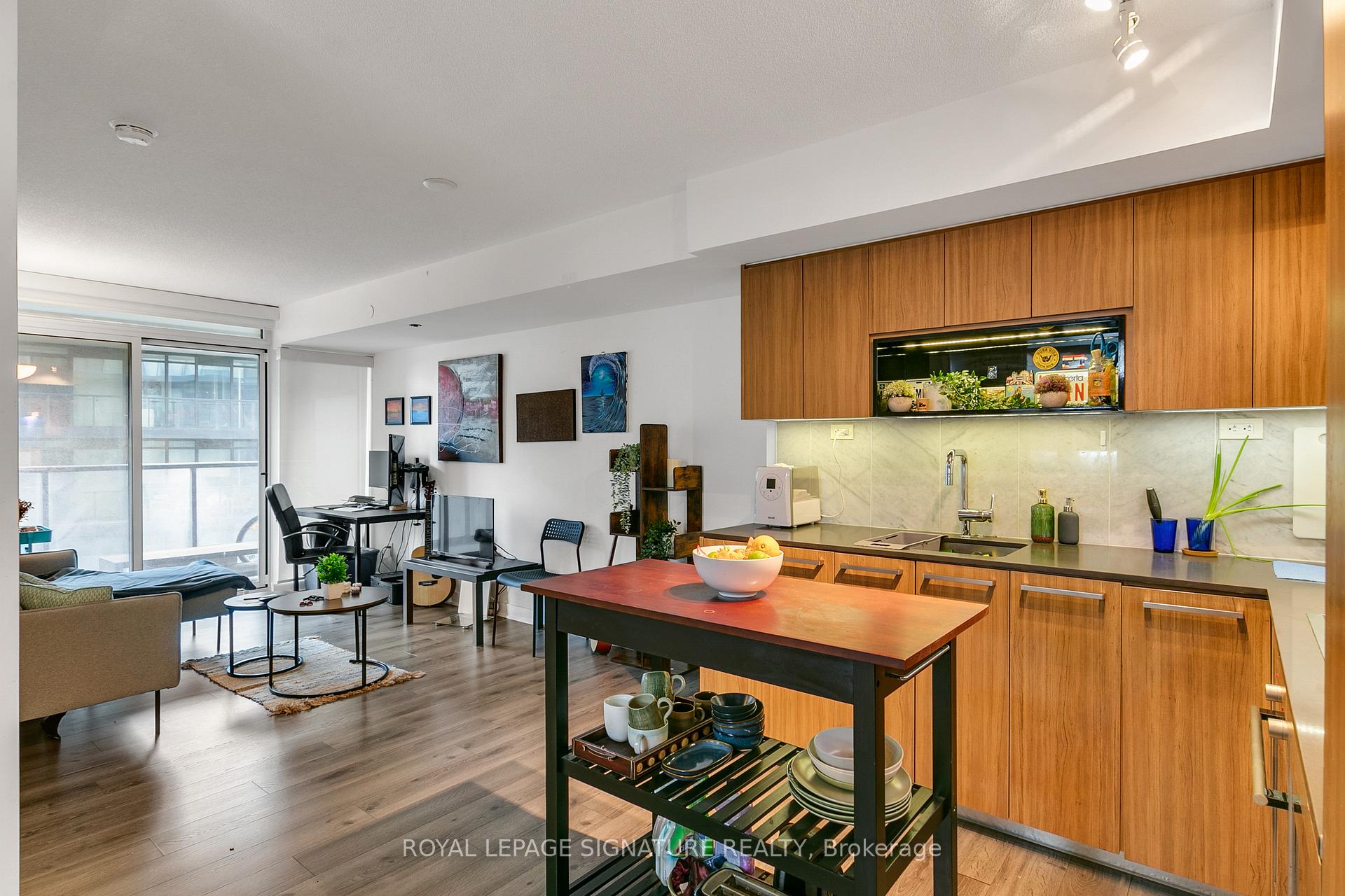 #807 - 70 Queens Wharf Rd, Toronto, ON M5V0J2 | 1 Bedroom 1 Bathroom Condo Apt | Image 4