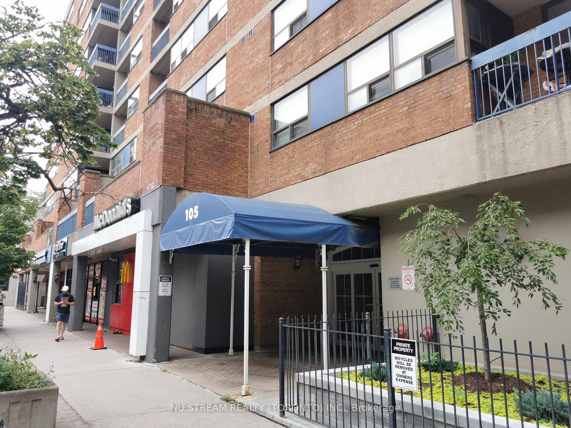 #602 - 105 McCaul St, Toronto, ON M5T2X4 | 1 Bedroom 1 Bathroom Condo Apt | Image 1