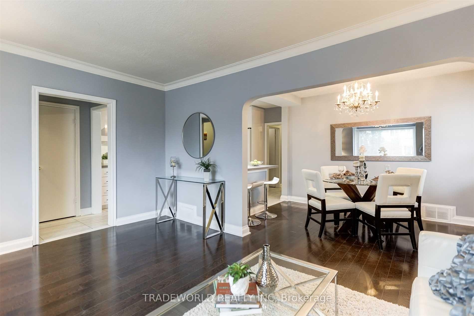 183 Franklin Ave, Toronto, ON M2N1C6 | 3 Bedroom 3 Bathroom Detached House | Image 6