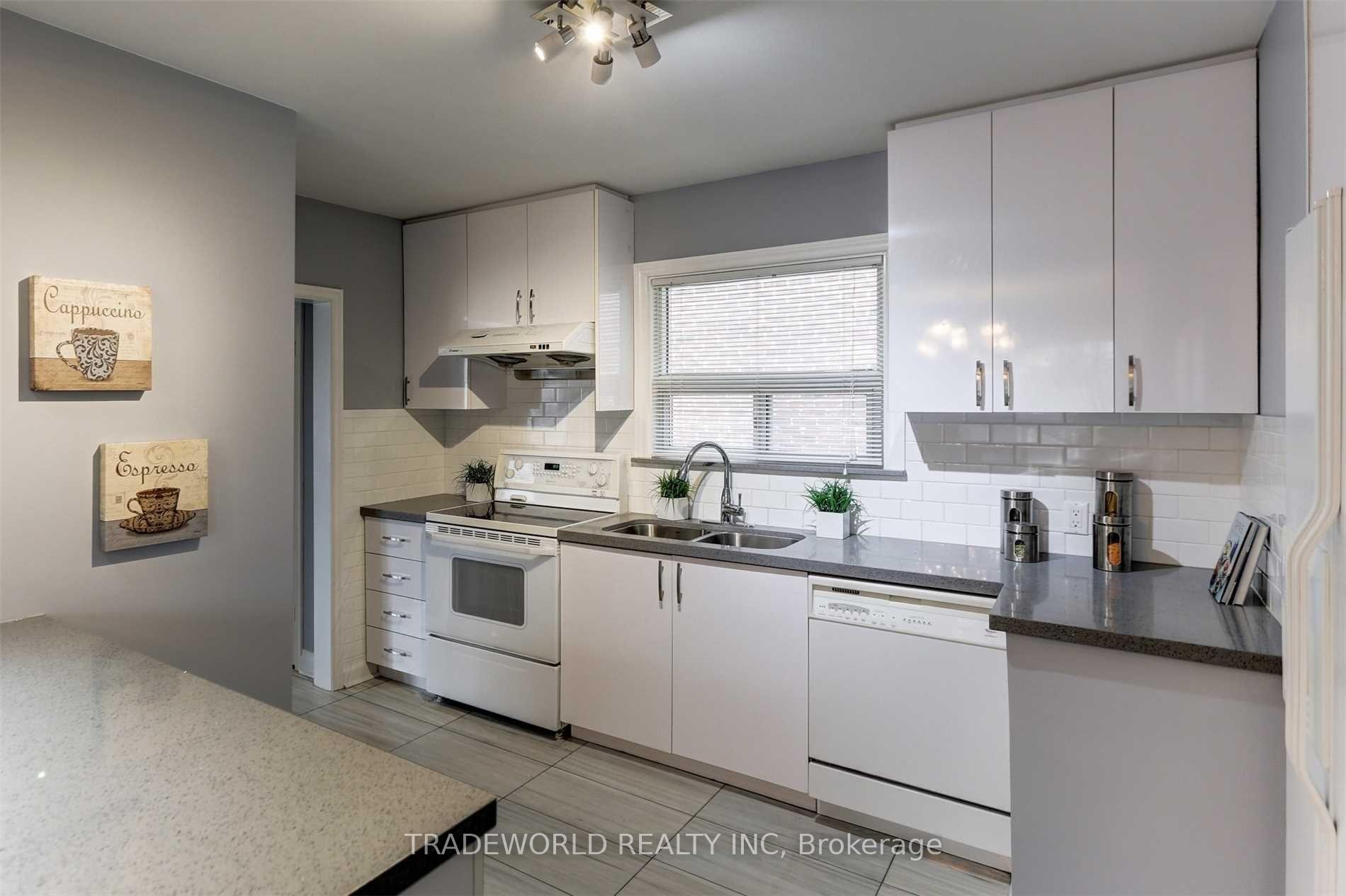 183 Franklin Ave, Toronto, ON M2N1C6 | 3 Bedroom 3 Bathroom Detached House | Image 8