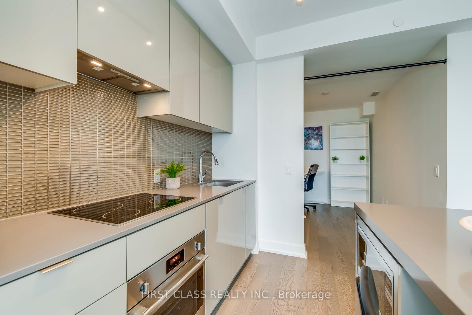 #5608 - 7 Grenville St, Toronto, ON M4Y0E9 | 1 Bedroom 1 Bathroom Condo Apt | Image 12