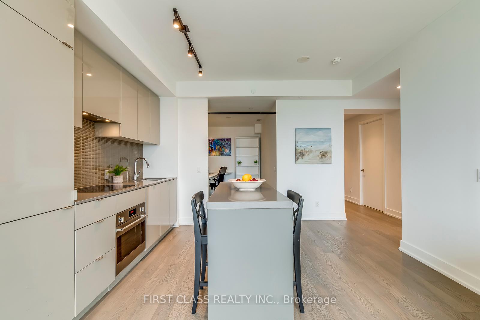 #5608 - 7 Grenville St, Toronto, ON M4Y0E9 | 1 Bedroom 1 Bathroom Condo Apt | Image 13