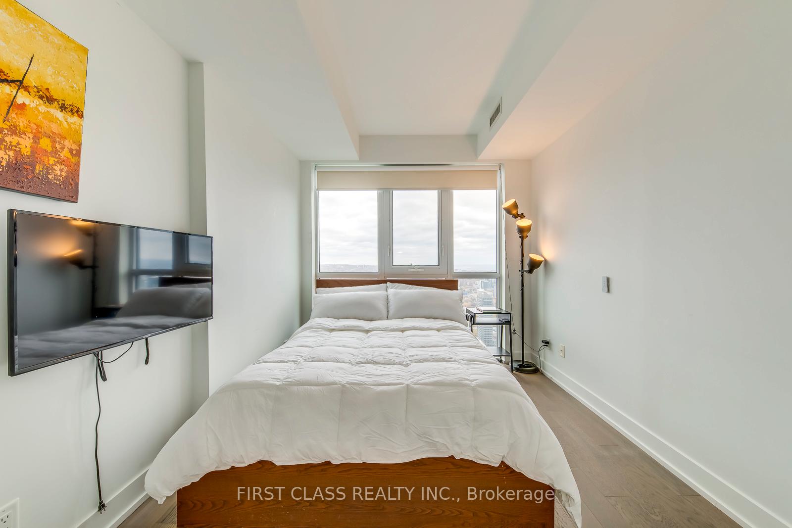 #5608 - 7 Grenville St, Toronto, ON M4Y0E9 | 1 Bedroom 1 Bathroom Condo Apt | Image 20