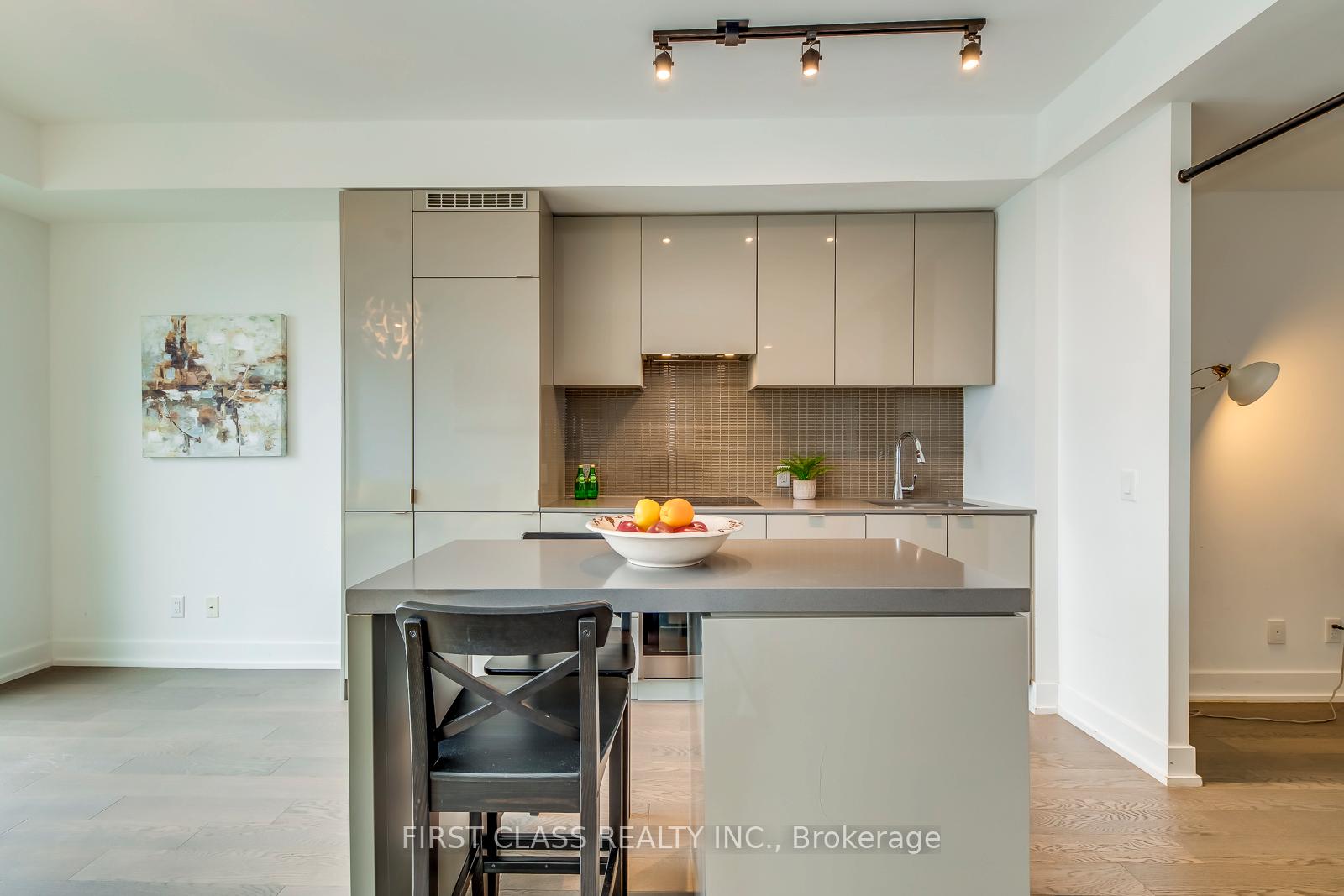 #5608 - 7 Grenville St, Toronto, ON M4Y0E9 | 1 Bedroom 1 Bathroom Condo Apt | Image 7