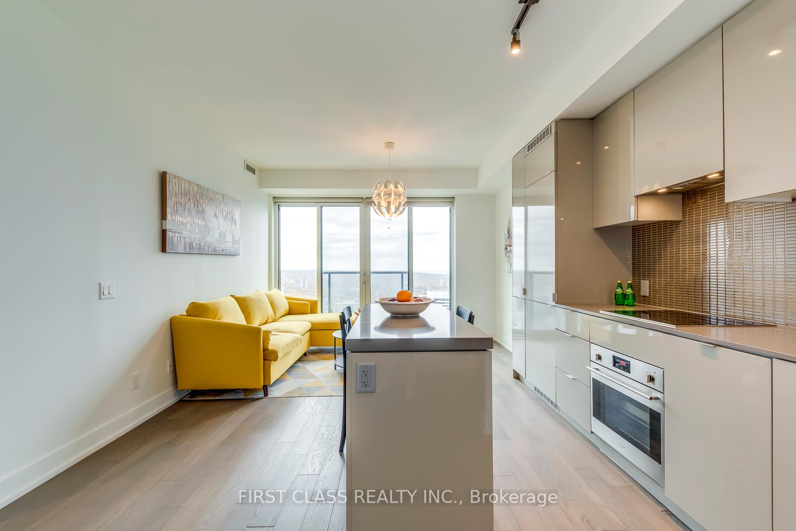 #5608 - 7 Grenville St, Toronto, ON M4Y0E9 | 1 Bedroom 1 Bathroom Condo Apt | Image 8