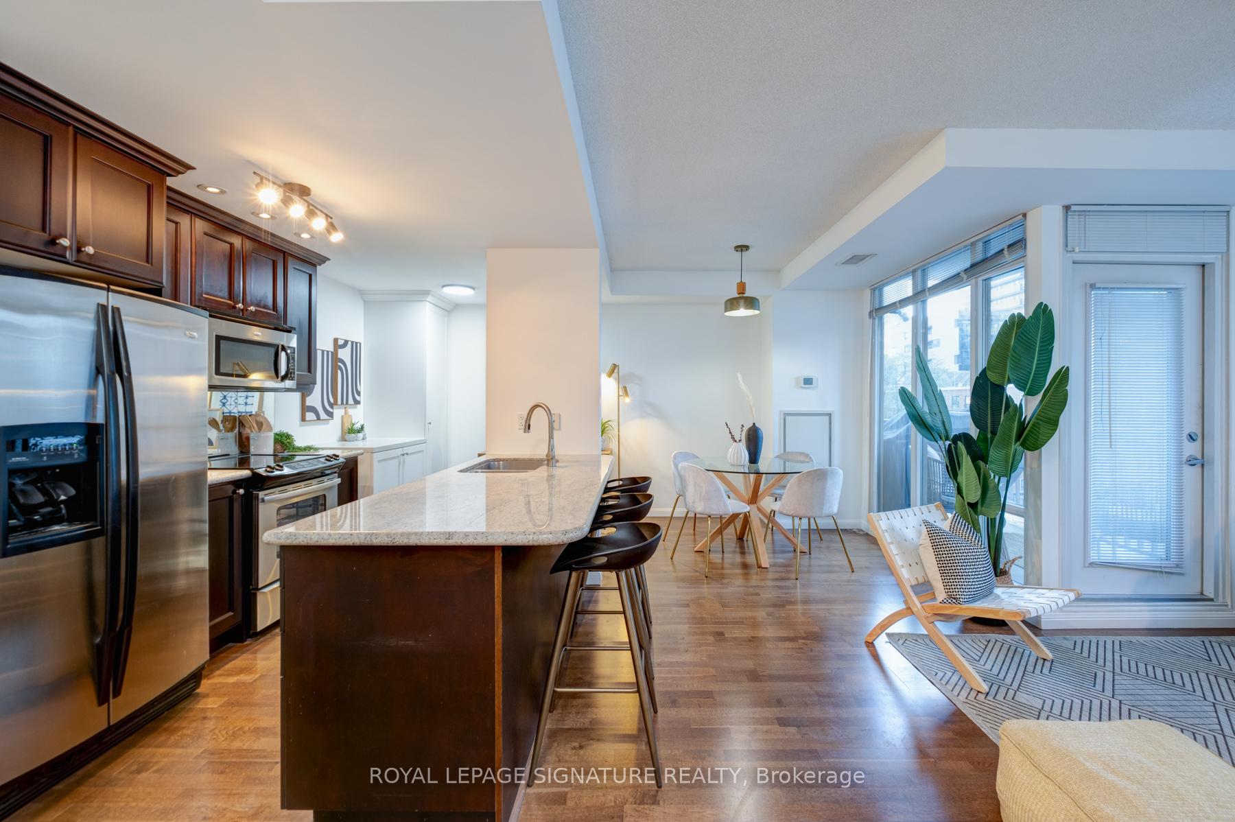 #425 - 900 Mount Pleasant Rd, Toronto, ON M4P3J9 | 2 Bedroom 2 Bathroom Condo Apt | Image 10