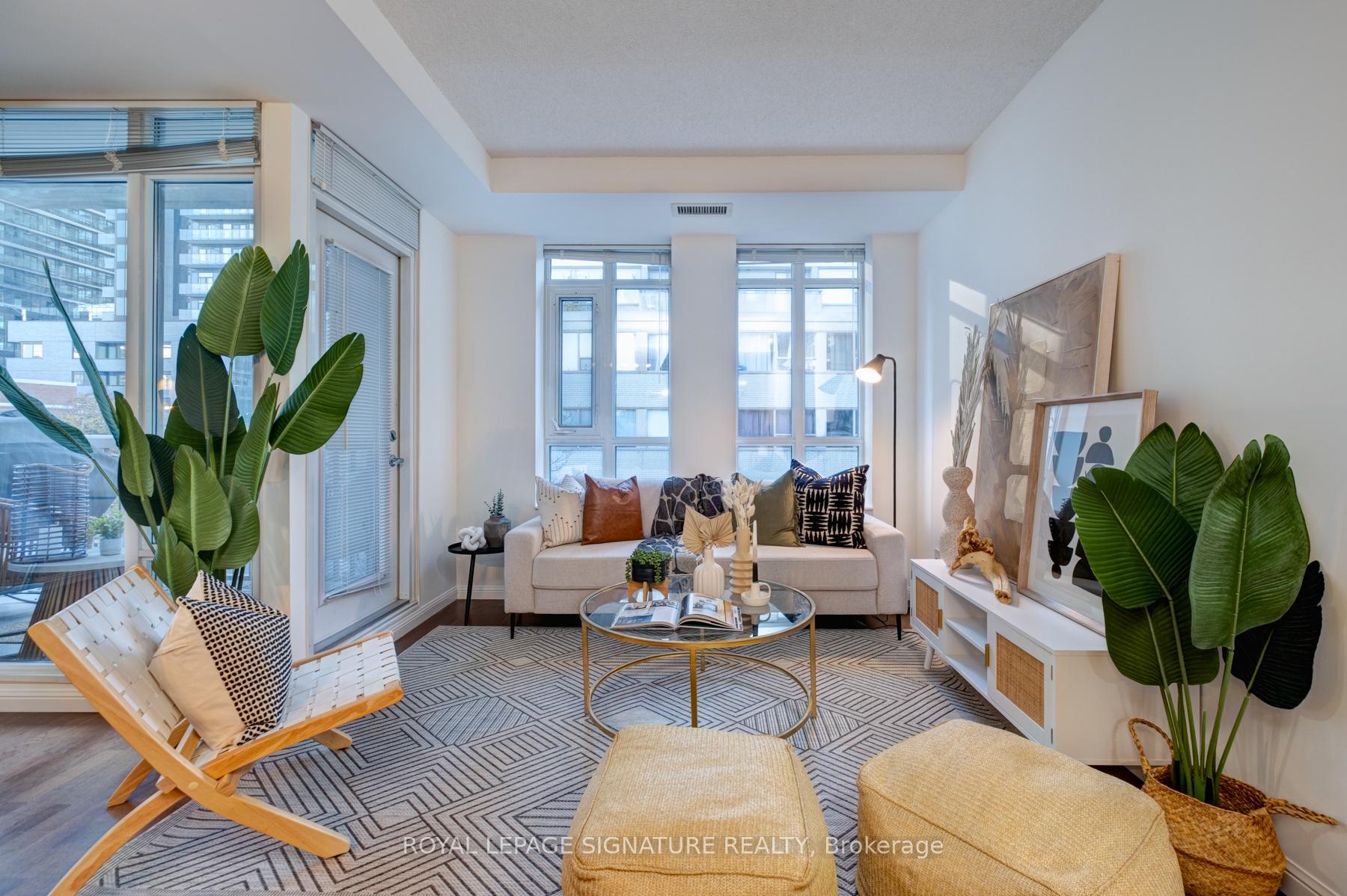 #425 - 900 Mount Pleasant Rd, Toronto, ON M4P3J9 | 2 Bedroom 2 Bathroom Condo Apt | Image 13