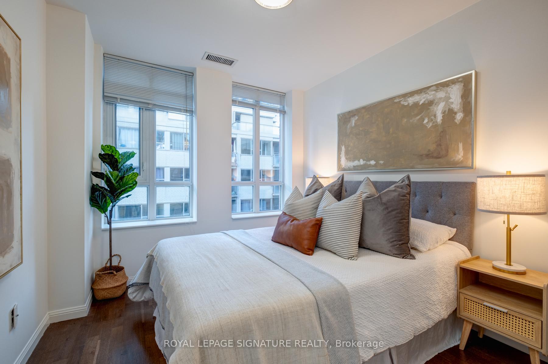 #425 - 900 Mount Pleasant Rd, Toronto, ON M4P3J9 | 2 Bedroom 2 Bathroom Condo Apt | Image 19