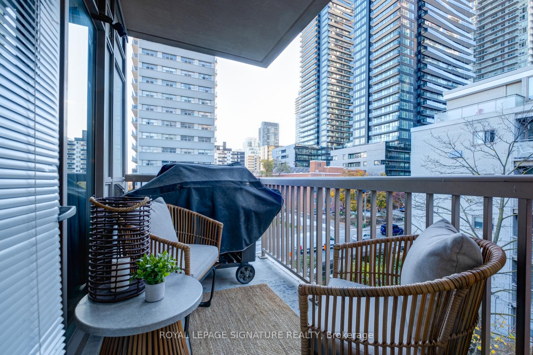 #425 - 900 Mount Pleasant Rd, Toronto, ON M4P3J9 | 2 Bedroom 2 Bathroom Condo Apt | Image 22