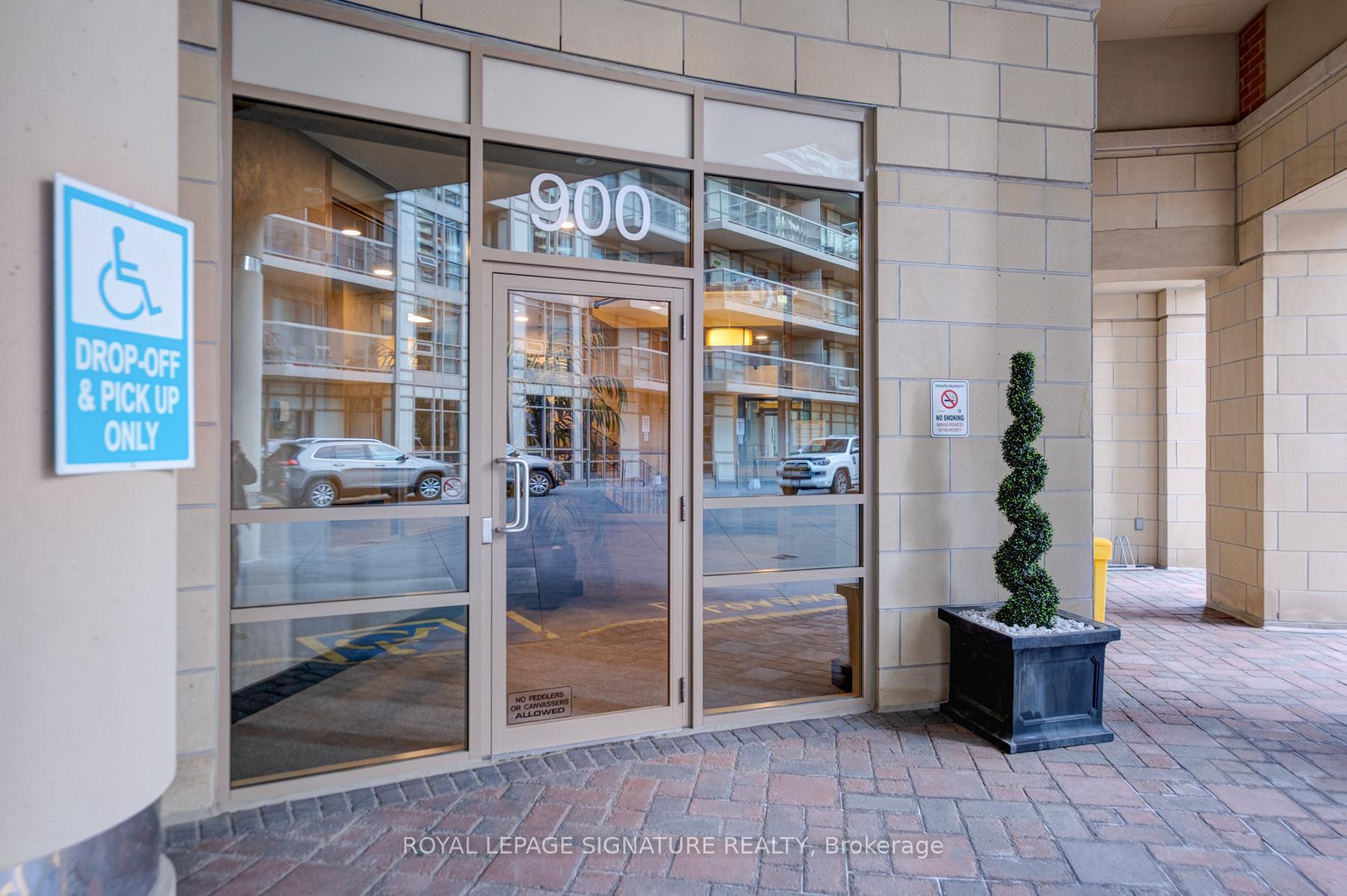 #425 - 900 Mount Pleasant Rd, Toronto, ON M4P3J9 | 2 Bedroom 2 Bathroom Condo Apt | Image 24