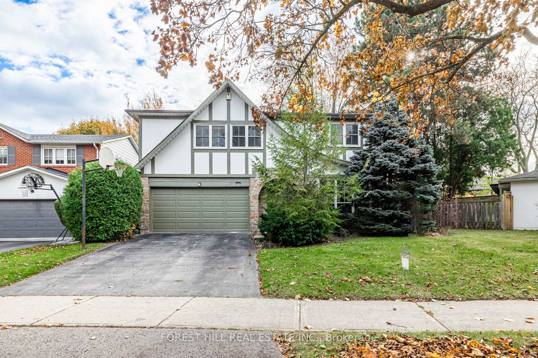 11 Abbeywood Tr, Toronto, ON M3B3B4 | 4 Bedroom 3 Bathroom Detached House | Image 1