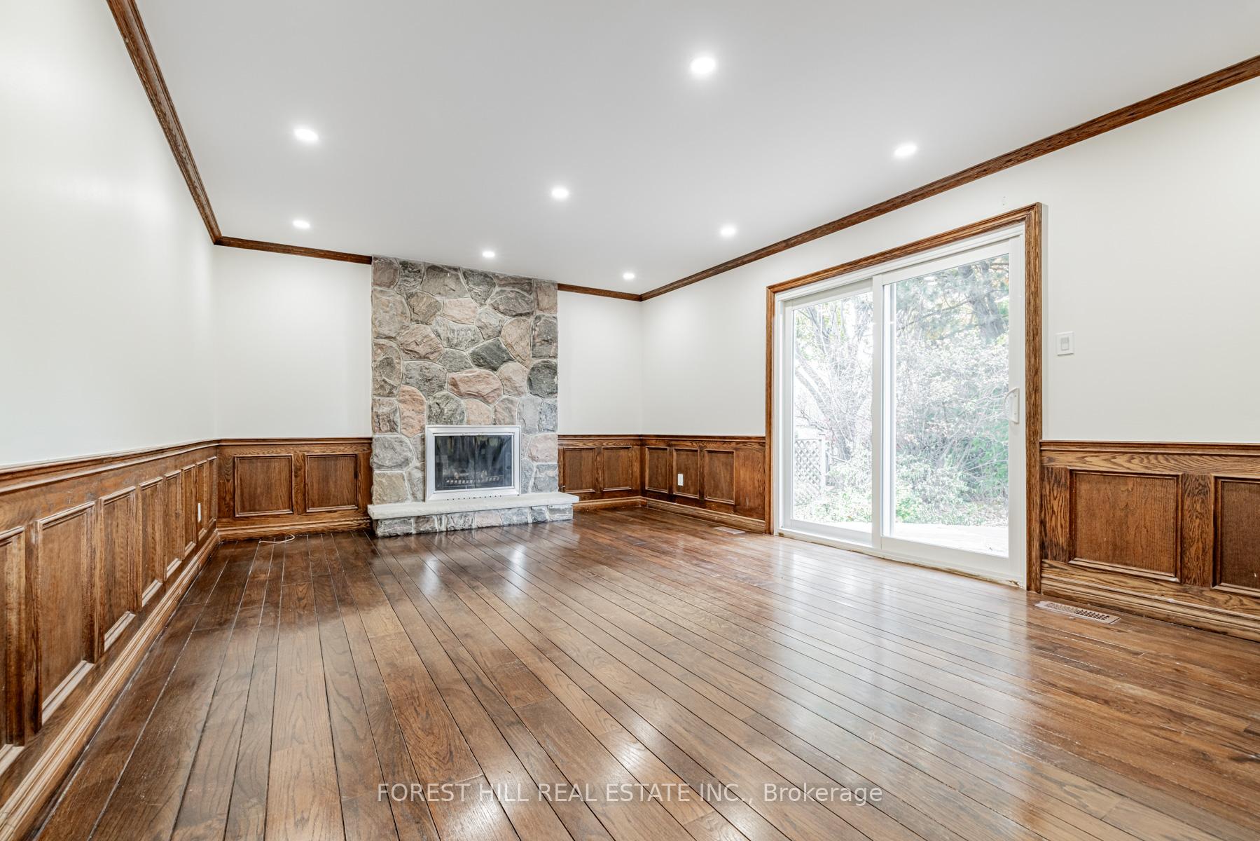 11 Abbeywood Tr, Toronto, ON M3B3B4 | 4 Bedroom 3 Bathroom Detached House | Image 5