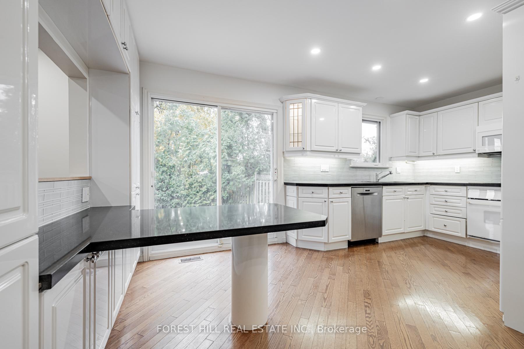 11 Abbeywood Tr, Toronto, ON M3B3B4 | 4 Bedroom 3 Bathroom Detached House | Image 7