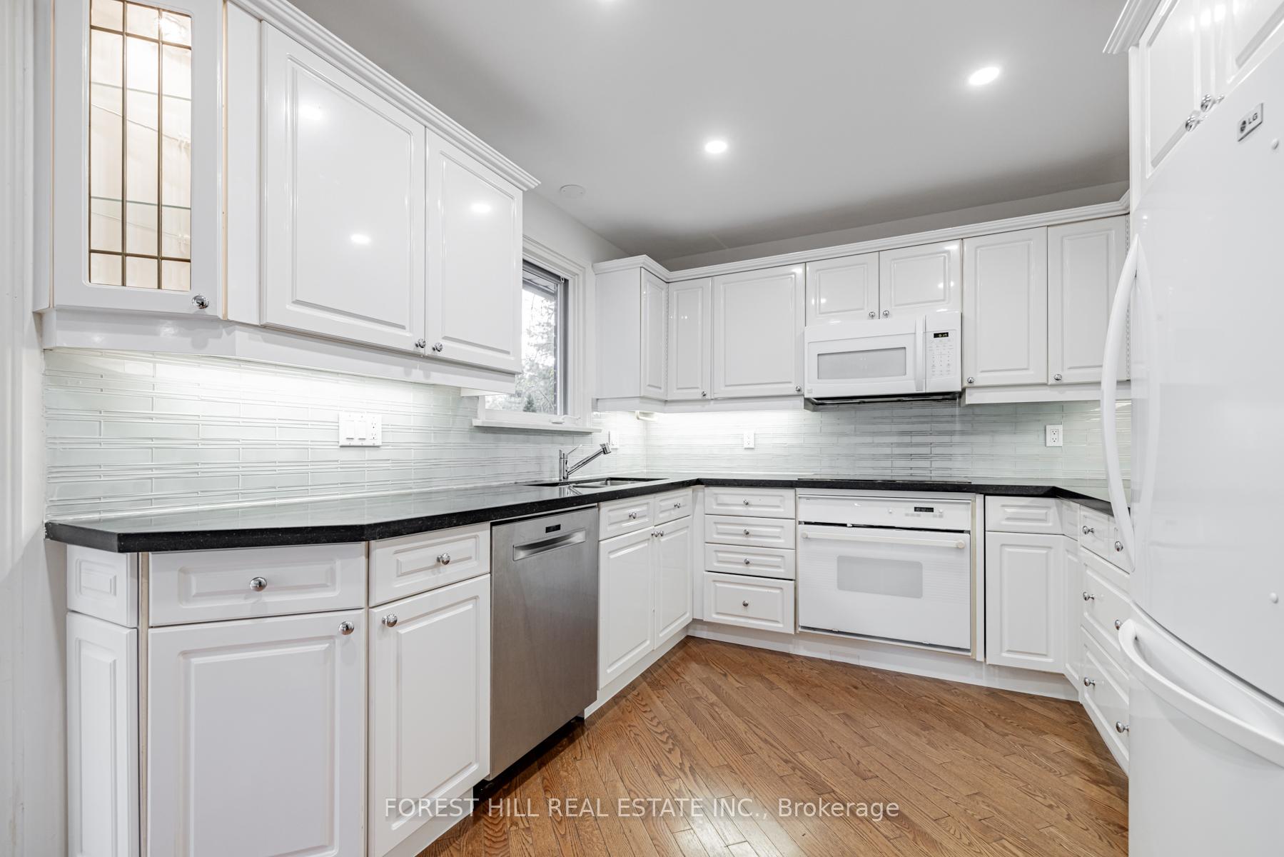 11 Abbeywood Tr, Toronto, ON M3B3B4 | 4 Bedroom 3 Bathroom Detached House | Image 8