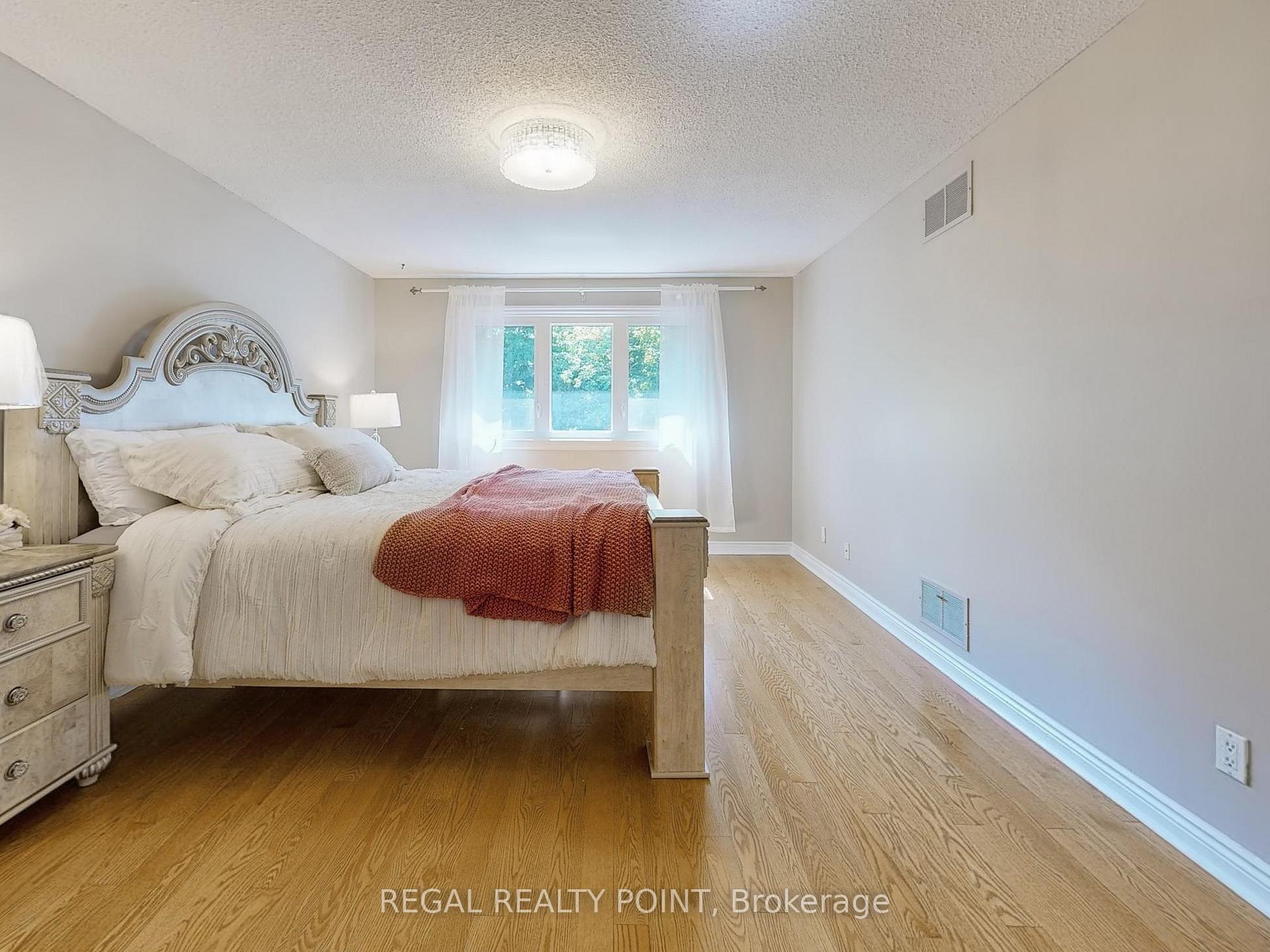 27 Bluffwood Dr, Toronto, ON M2H3L4 | 4 Bedroom 4 Bathroom Detached House | Image 17