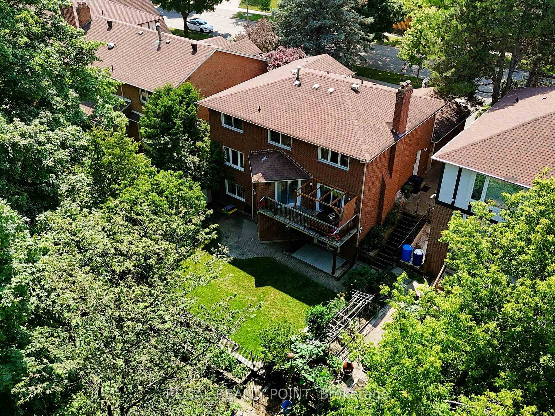 27 Bluffwood Dr, Toronto, ON M2H3L4 | 4 Bedroom 4 Bathroom Detached House | Image 2