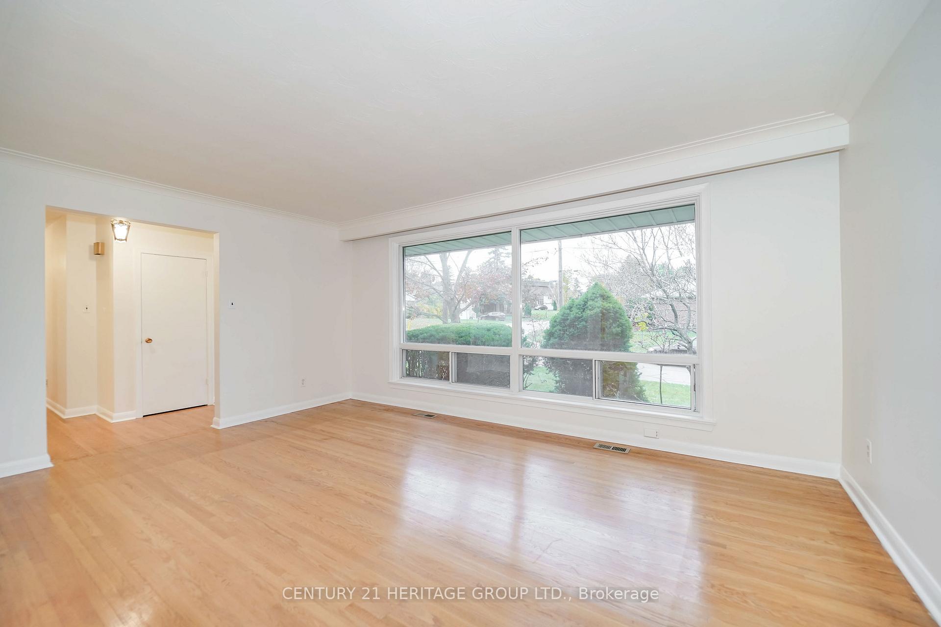 35 Caswell Dr, Toronto, ON M2M3M2 | 3 Bedroom 2 Bathroom Detached House | Image 10