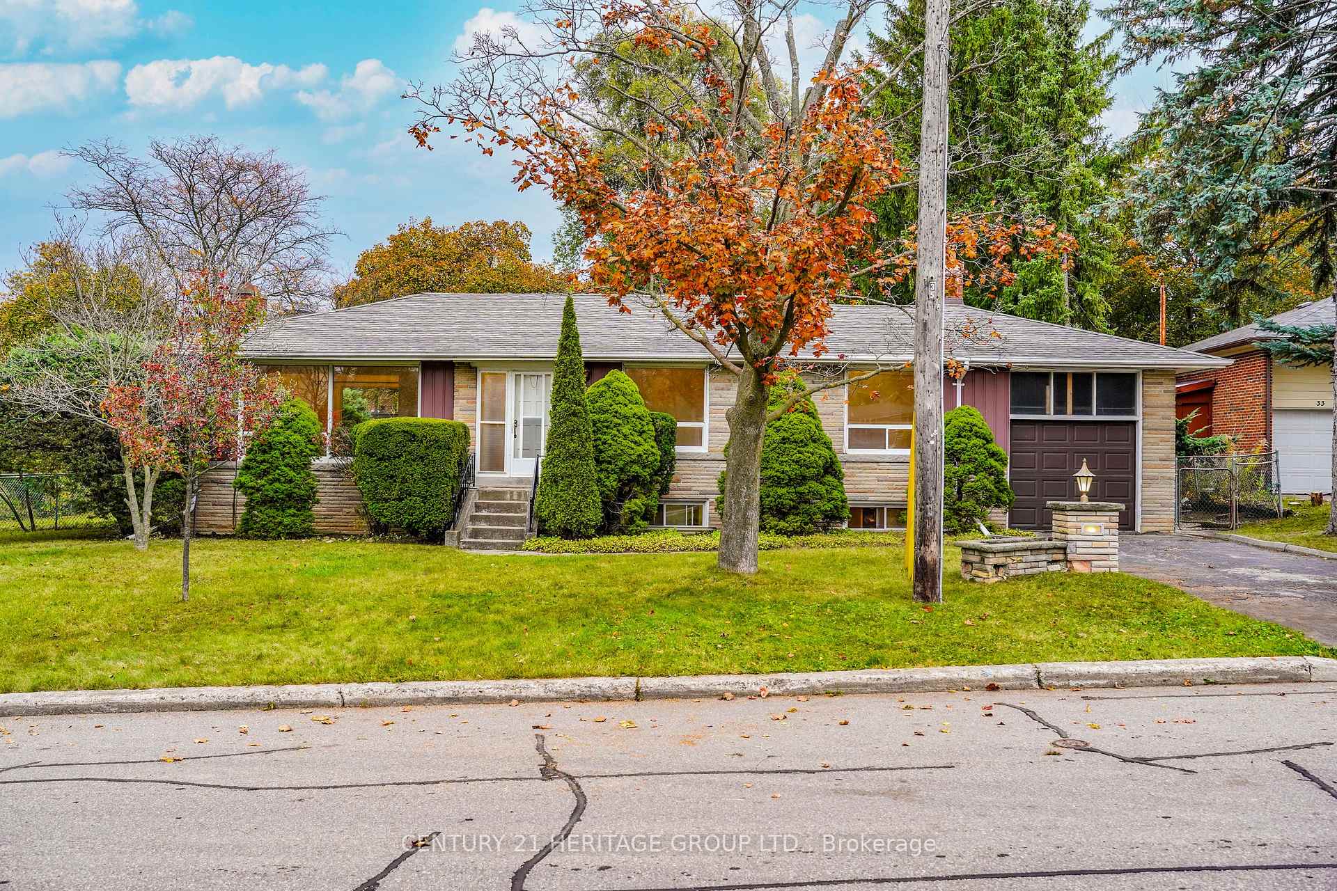 35 Caswell Dr, Toronto, ON M2M3M2 | 3 Bedroom 2 Bathroom Detached House | Image 7