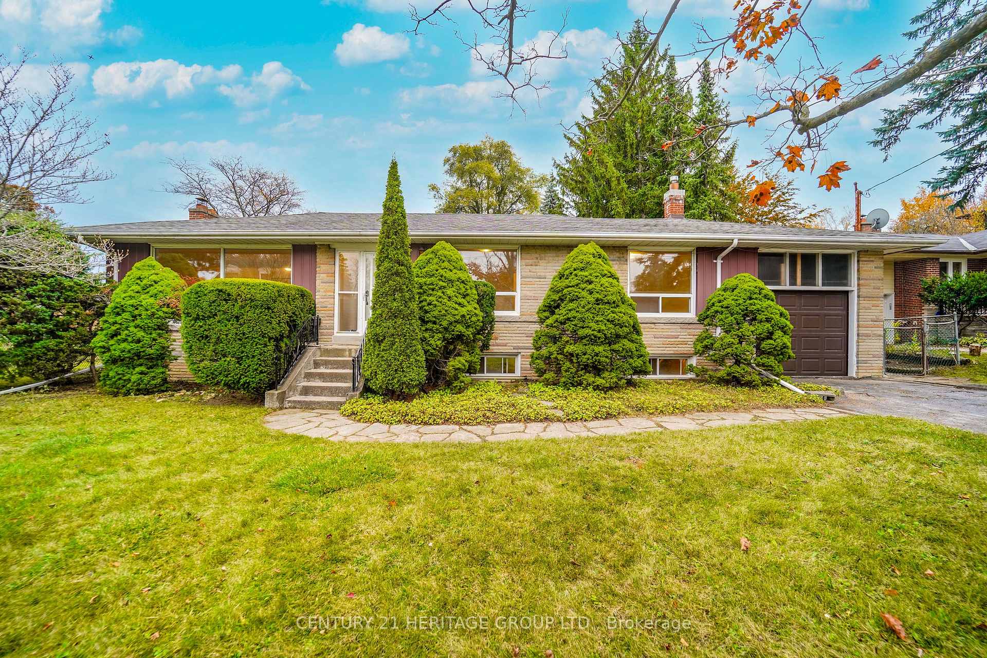 35 Caswell Dr, Toronto, ON M2M3M2 | 3 Bedroom 2 Bathroom Detached House | Image 8