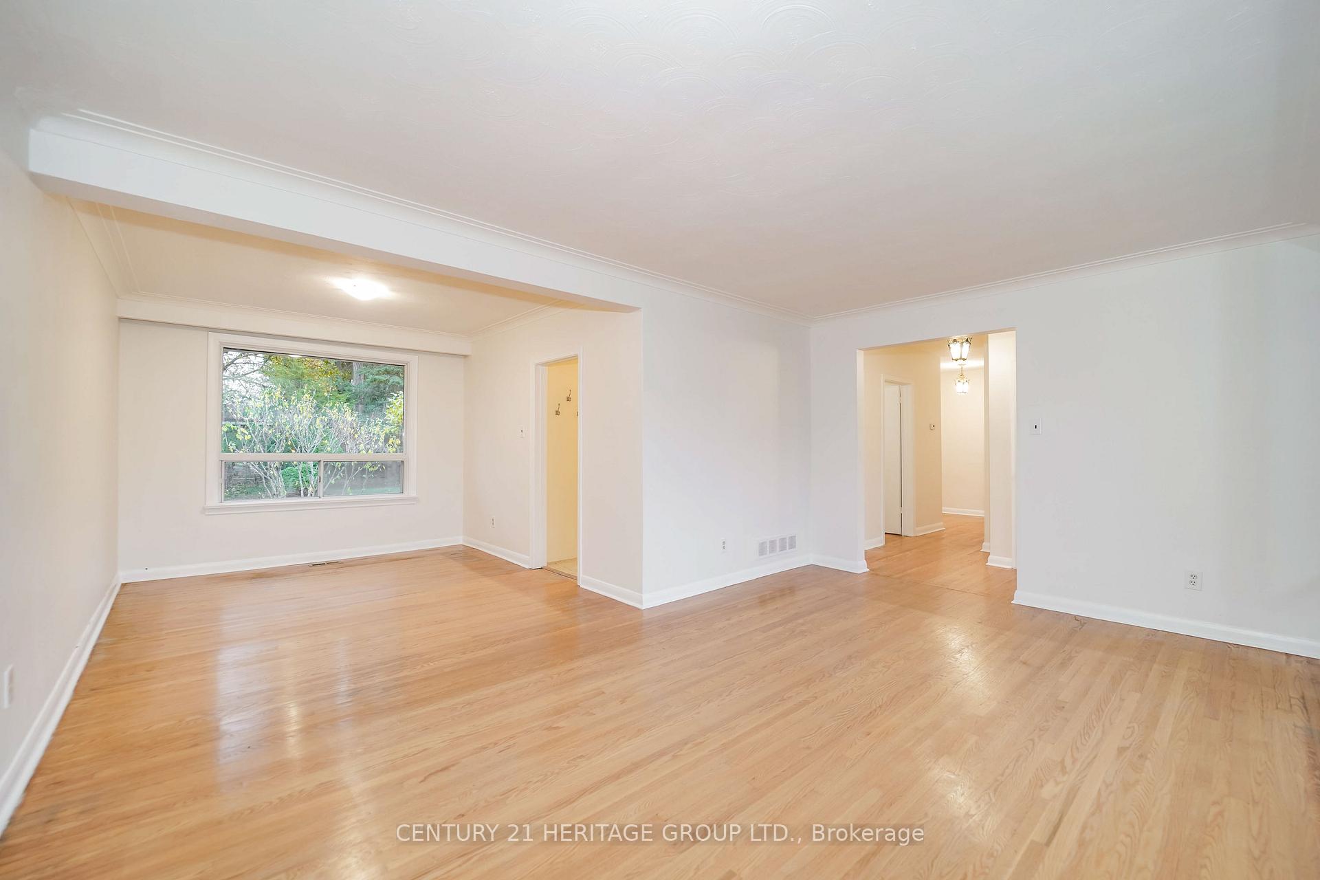 35 Caswell Dr, Toronto, ON M2M3M2 | 3 Bedroom 2 Bathroom Detached House | Image 9