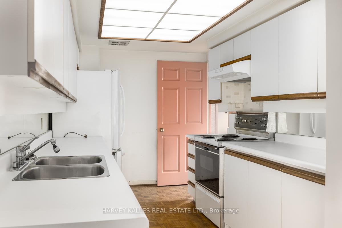 #601 - 278 Bloor St E, Toronto, ON M4W3M4 | 2 Bedroom 2 Bathroom Condo Apt | Image 14