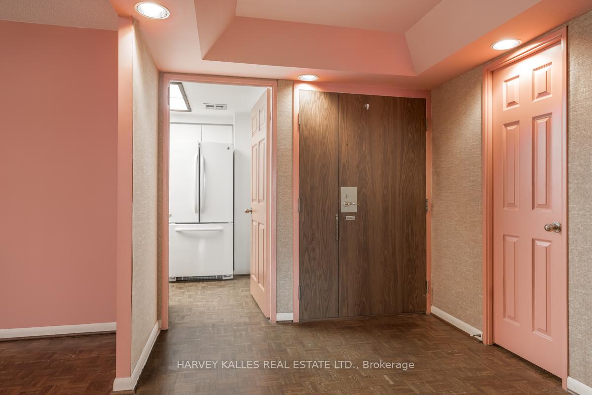 #601 - 278 Bloor St E, Toronto, ON M4W3M4 | 2 Bedroom 2 Bathroom Condo Apt | Image 5