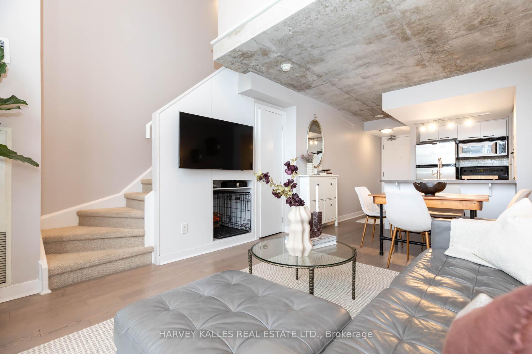 #619 - 255 Richmond St E, Toronto, ON M5A1P2 | 1 Bedroom 1 Bathroom Condo Apt | Image 3