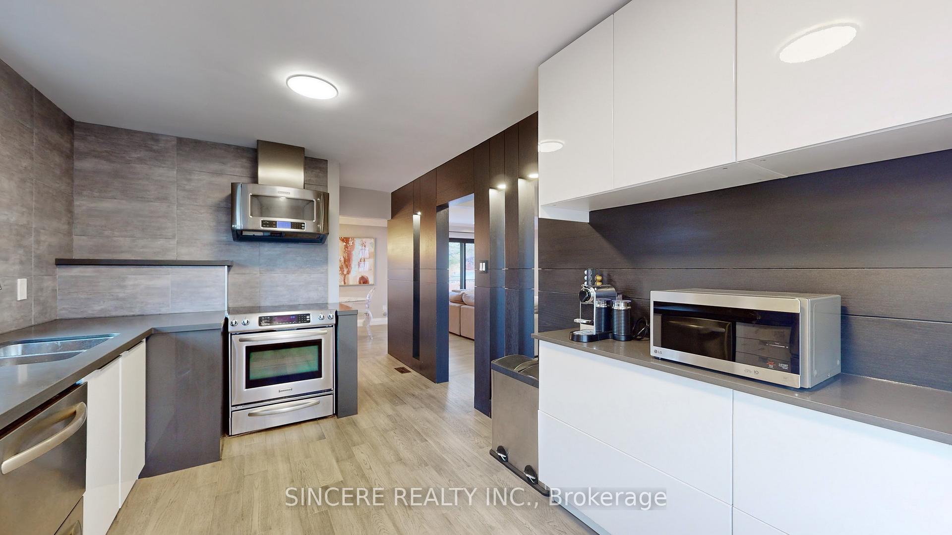 39 Greengrove Cres, Toronto, ON M3A1H8 | 3 Bedroom 3 Bathroom Detached House | Image 10