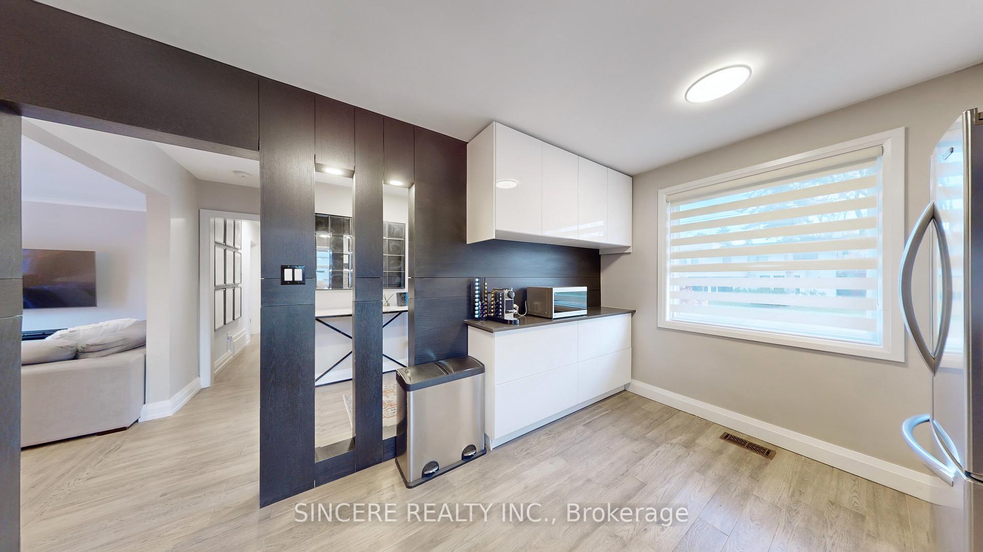 39 Greengrove Cres, Toronto, ON M3A1H8 | 3 Bedroom 3 Bathroom Detached House | Image 11