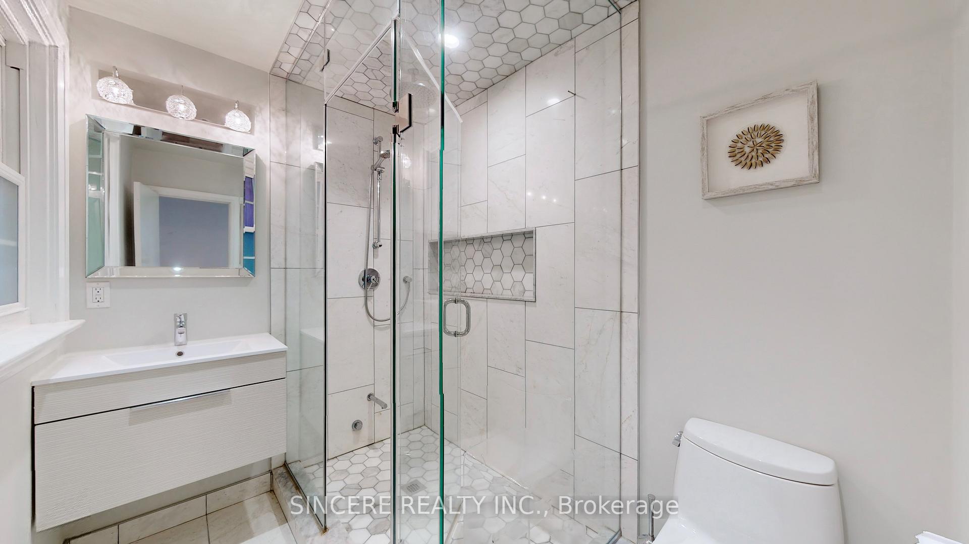 39 Greengrove Cres, Toronto, ON M3A1H8 | 3 Bedroom 3 Bathroom Detached House | Image 14