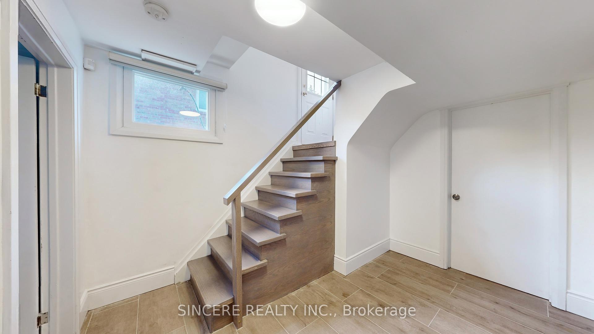 39 Greengrove Cres, Toronto, ON M3A1H8 | 3 Bedroom 3 Bathroom Detached House | Image 24