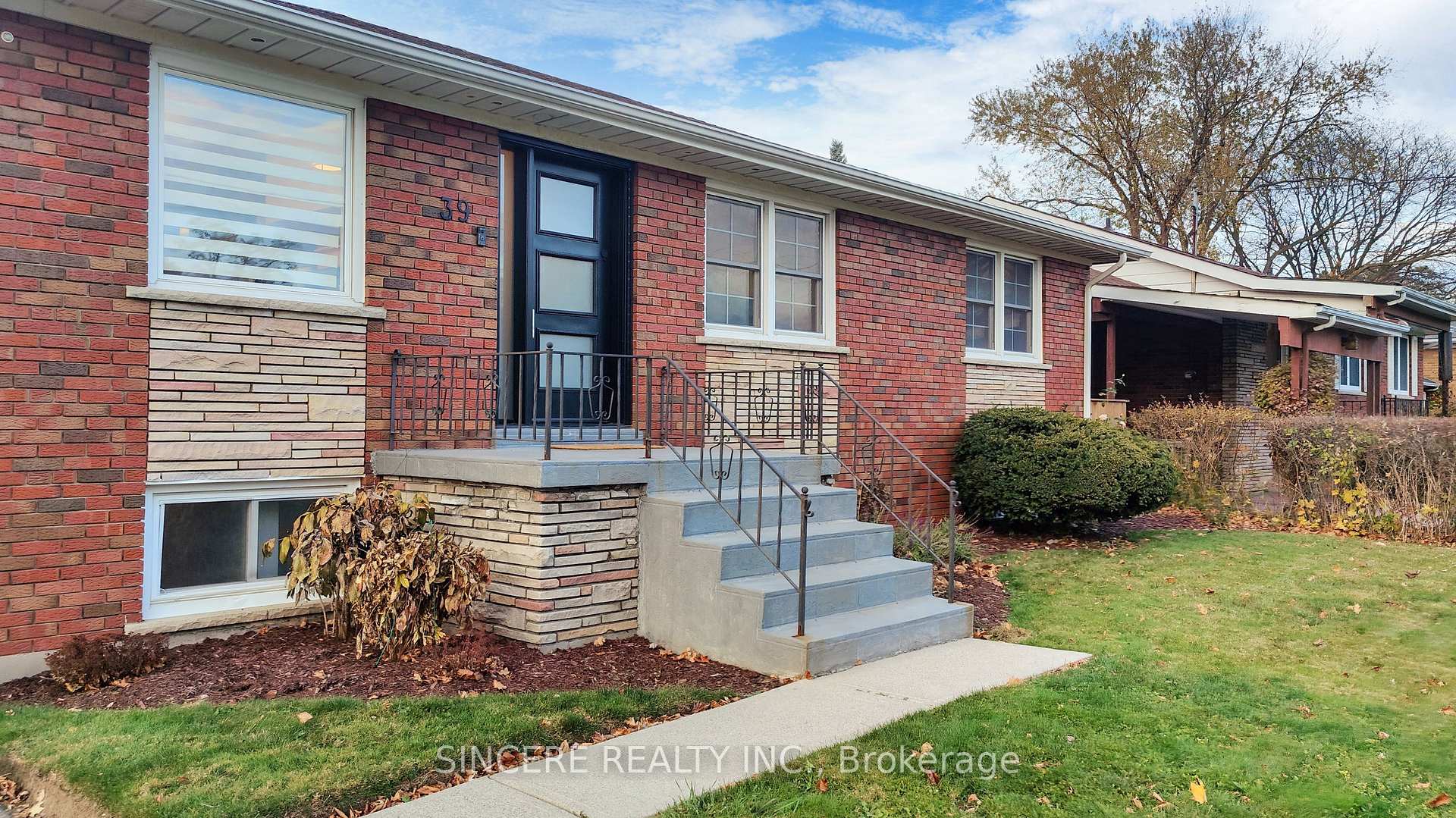 39 Greengrove Cres, Toronto, ON M3A1H8 | 3 Bedroom 3 Bathroom Detached House | Image 3