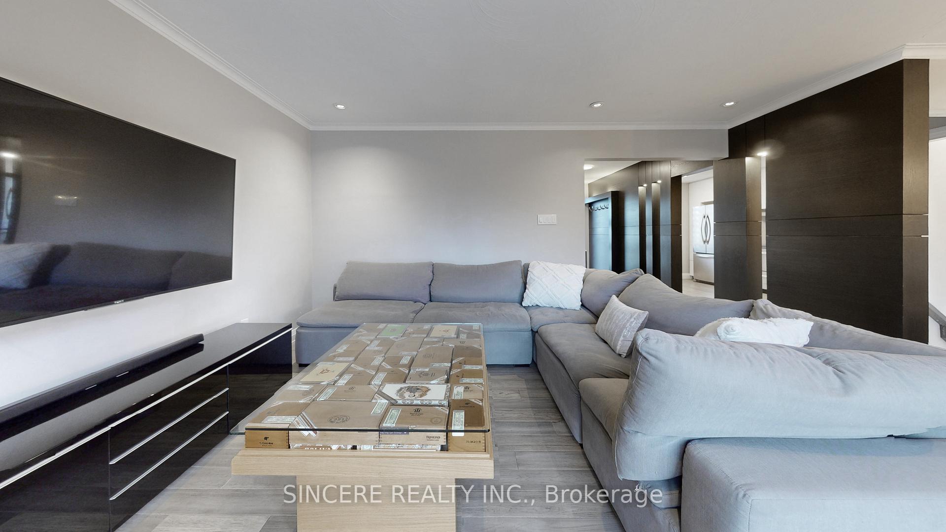 39 Greengrove Cres, Toronto, ON M3A1H8 | 3 Bedroom 3 Bathroom Detached House | Image 5