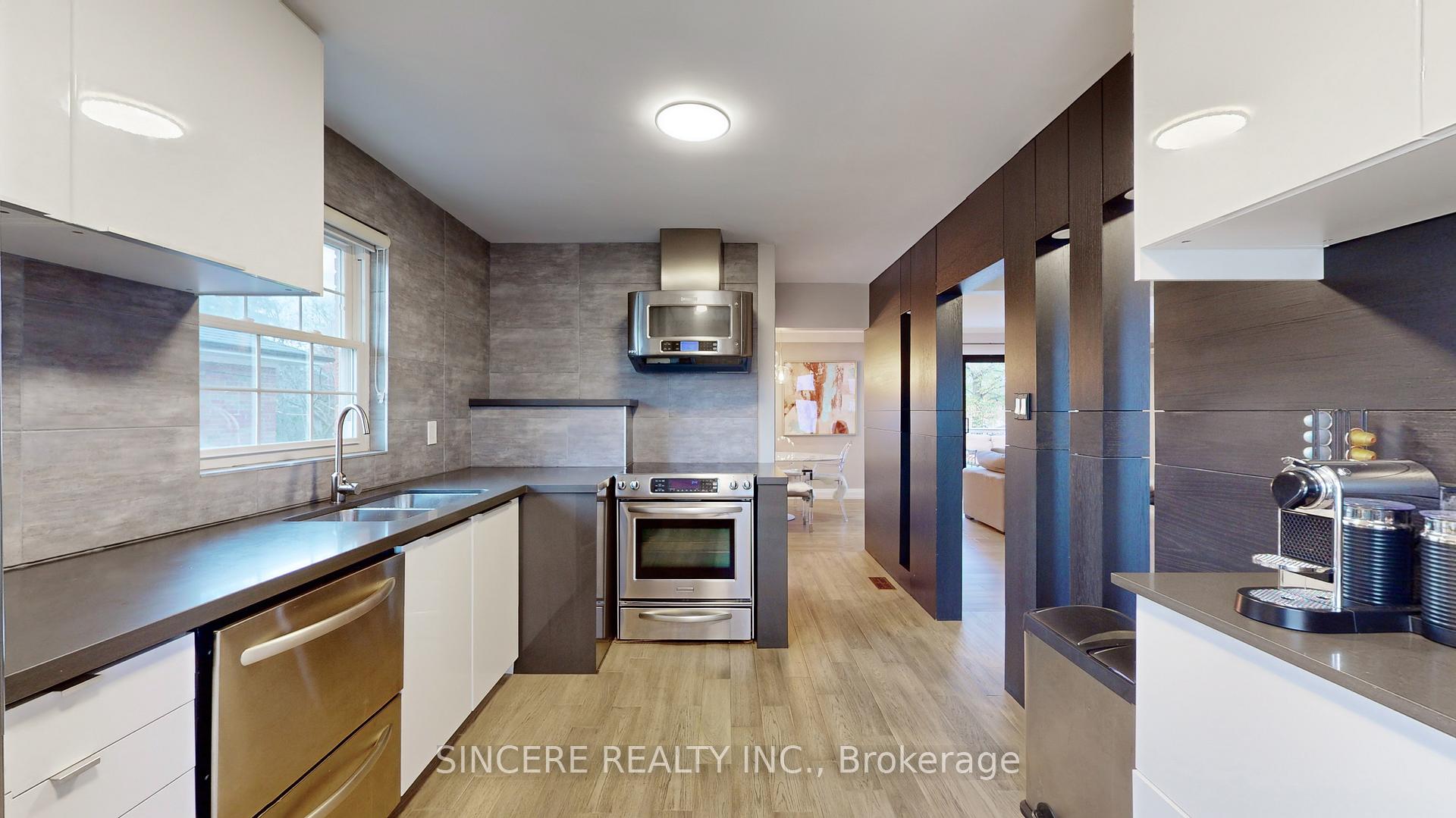 39 Greengrove Cres, Toronto, ON M3A1H8 | 3 Bedroom 3 Bathroom Detached House | Image 9