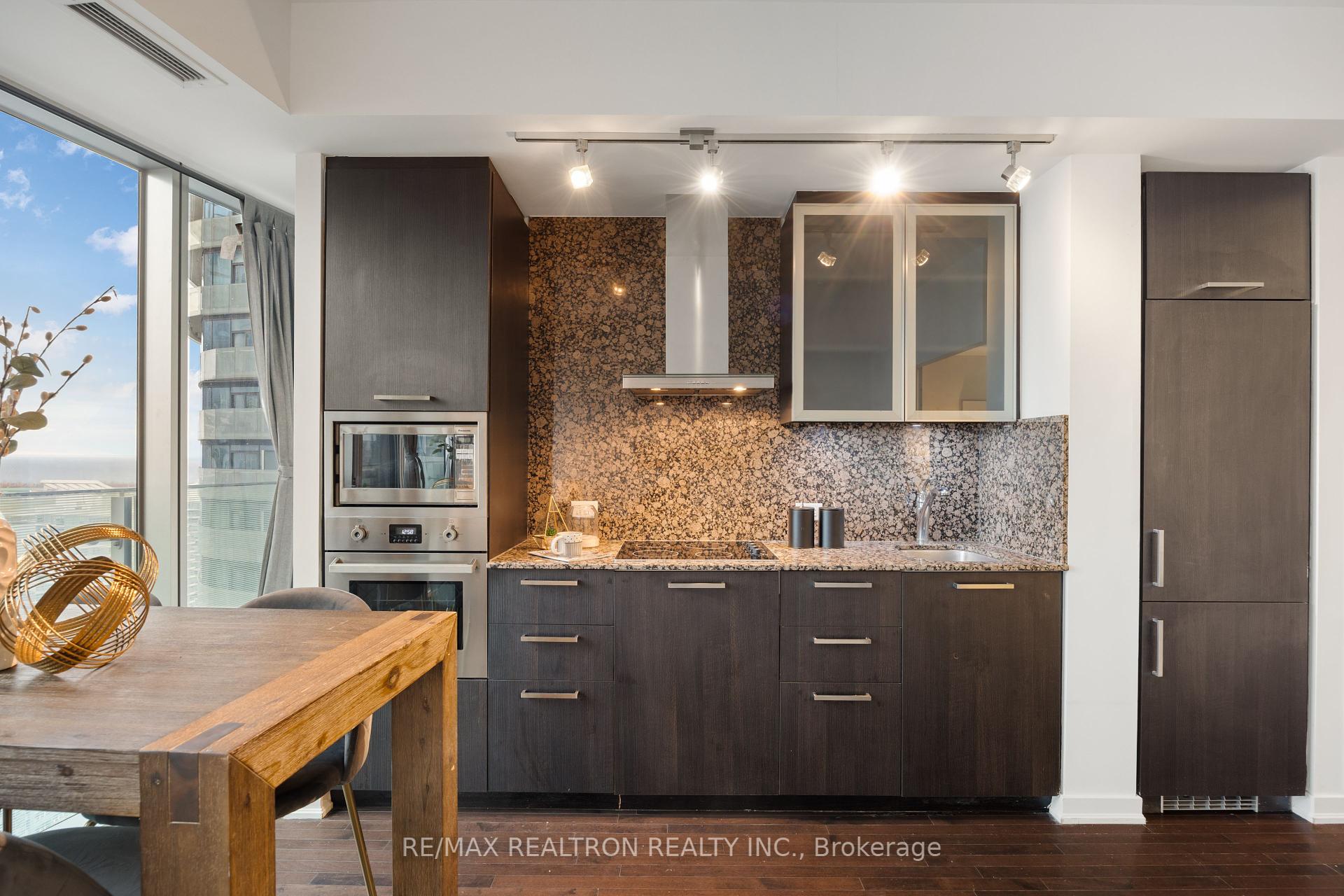 #2704 - 14 York St, Toronto, ON M5J0B1 | 1 Bedroom 1 Bathroom Condo Apt | Image 10