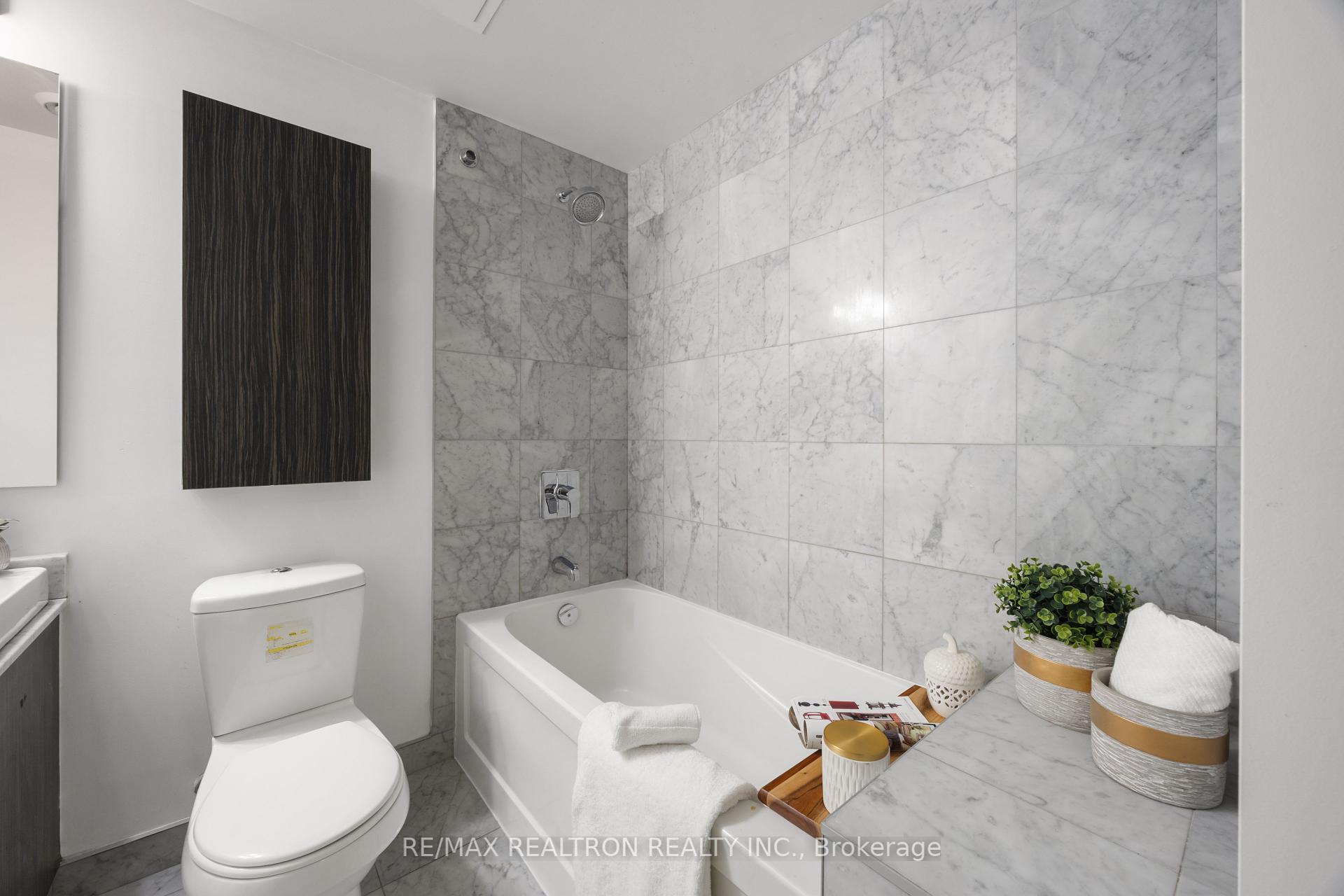 #2704 - 14 York St, Toronto, ON M5J0B1 | 1 Bedroom 1 Bathroom Condo Apt | Image 17