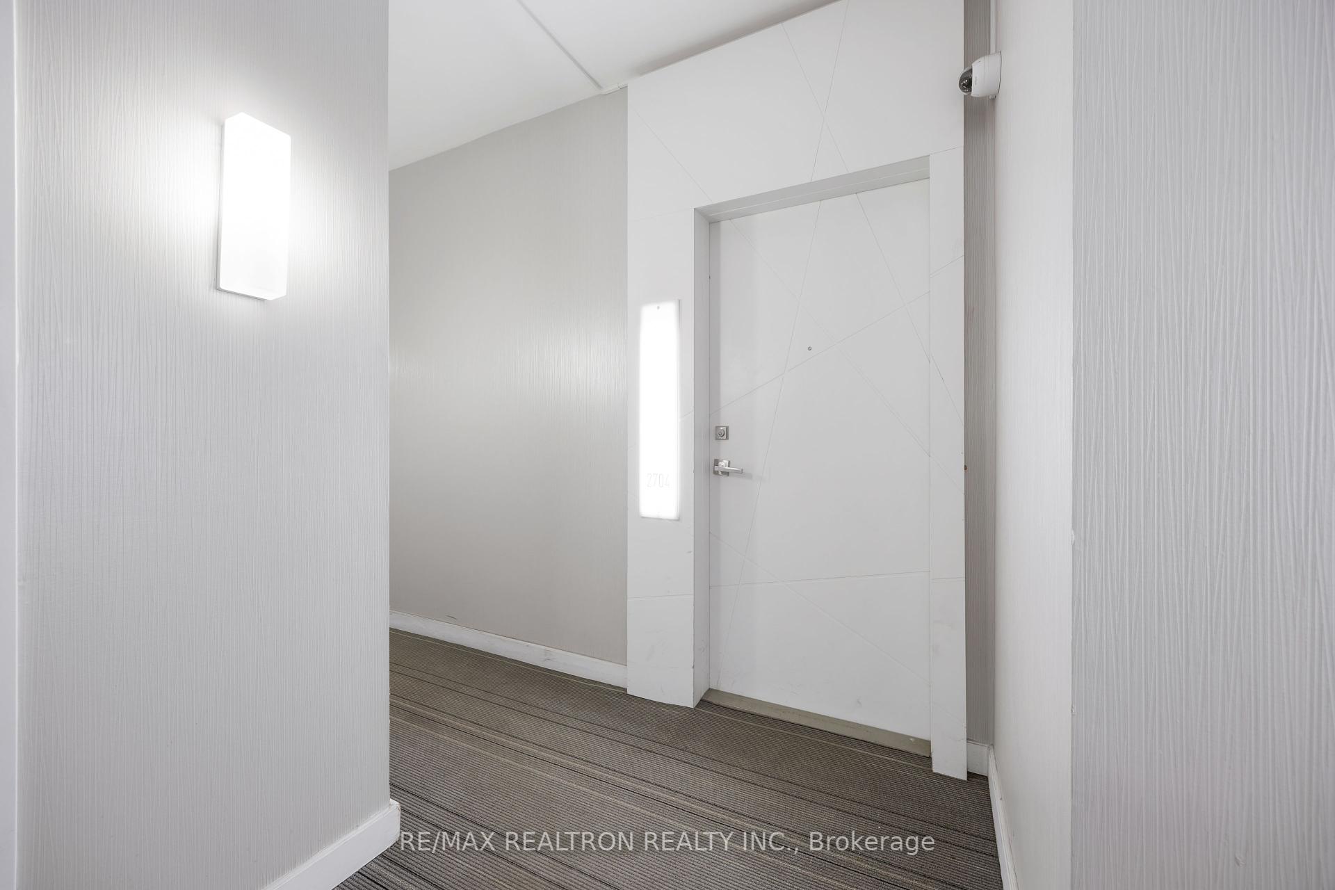 #2704 - 14 York St, Toronto, ON M5J0B1 | 1 Bedroom 1 Bathroom Condo Apt | Image 19