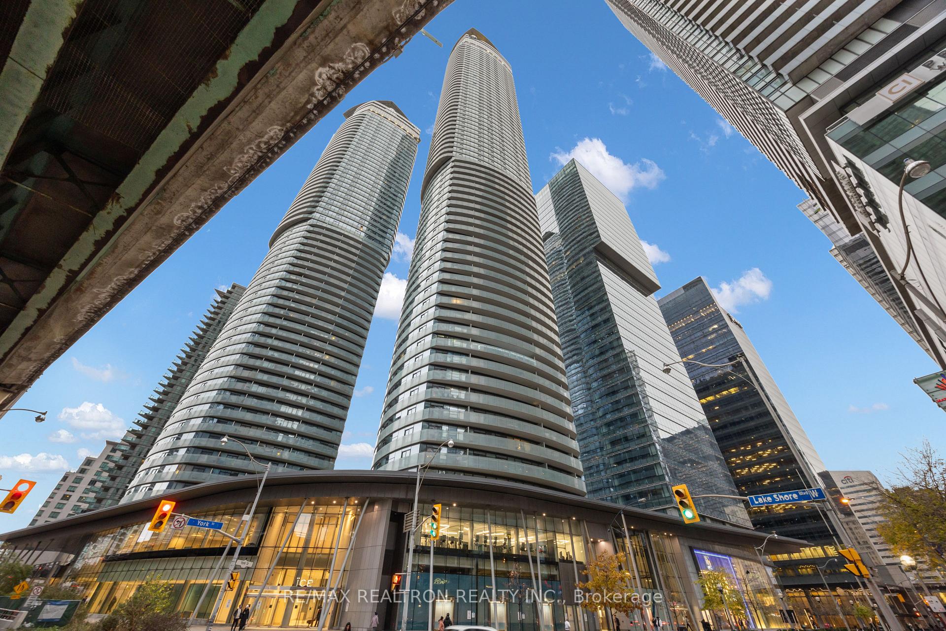 #2704 - 14 York St, Toronto, ON M5J0B1 | 1 Bedroom 1 Bathroom Condo Apt | Image 24