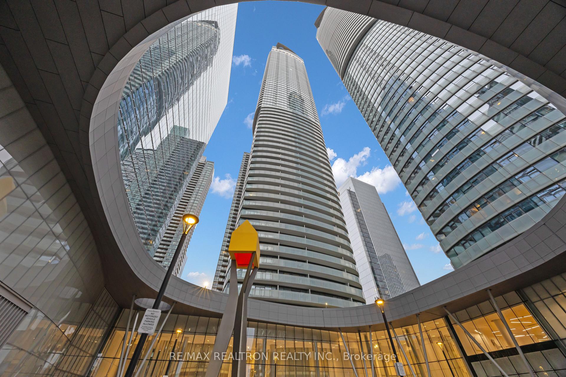 #2704 - 14 York St, Toronto, ON M5J0B1 | 1 Bedroom 1 Bathroom Condo Apt | Image 25