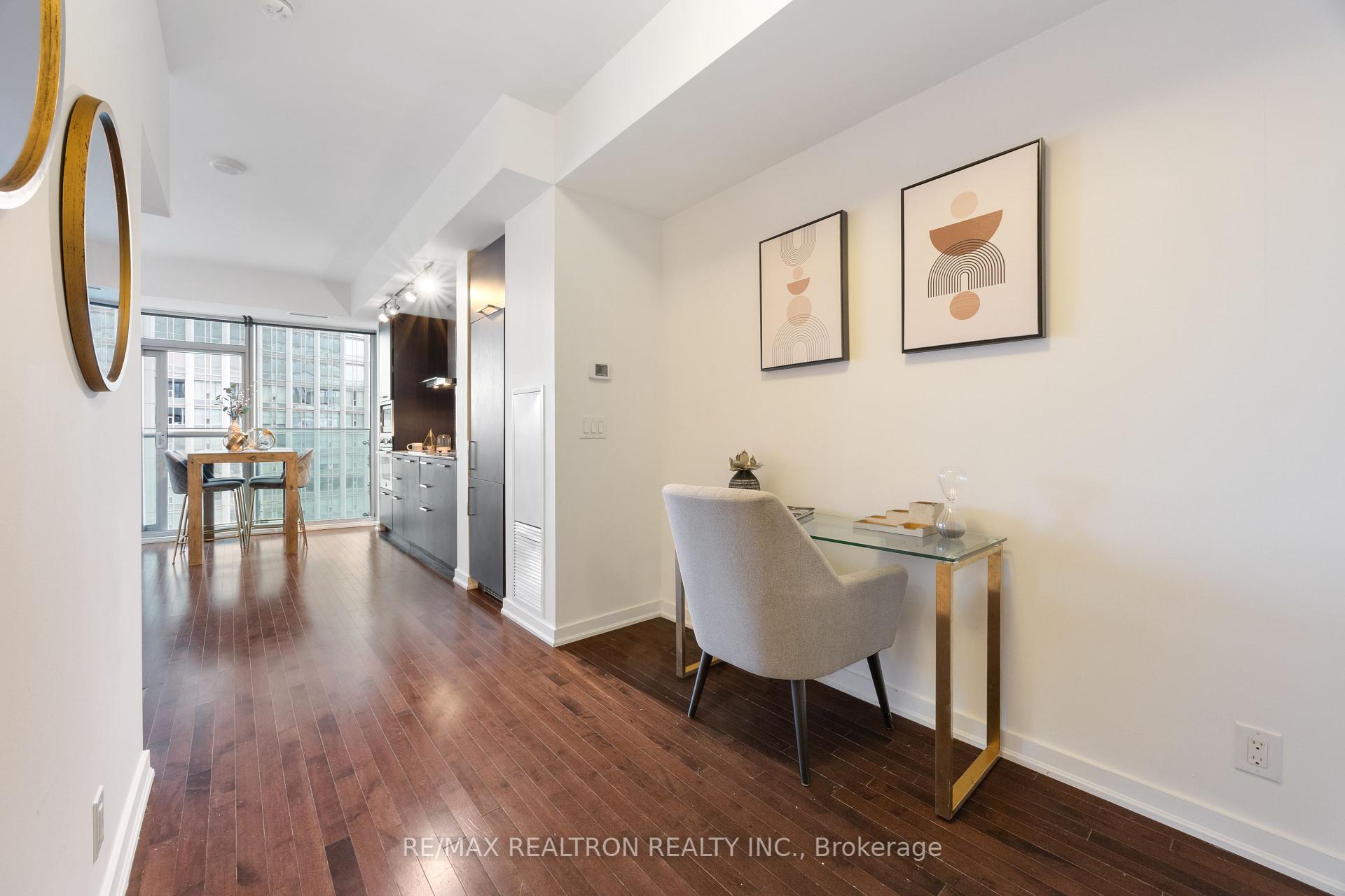 #2704 - 14 York St, Toronto, ON M5J0B1 | 1 Bedroom 1 Bathroom Condo Apt | Image 4