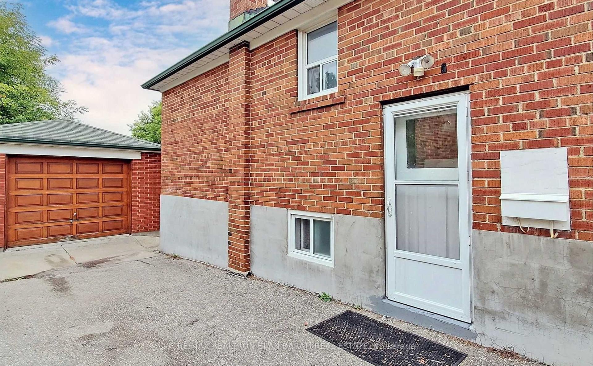 37 Regina Ave, Toronto, ON M6A1R4 | 2 Bedroom 2 Bathroom Detached House | Image 10