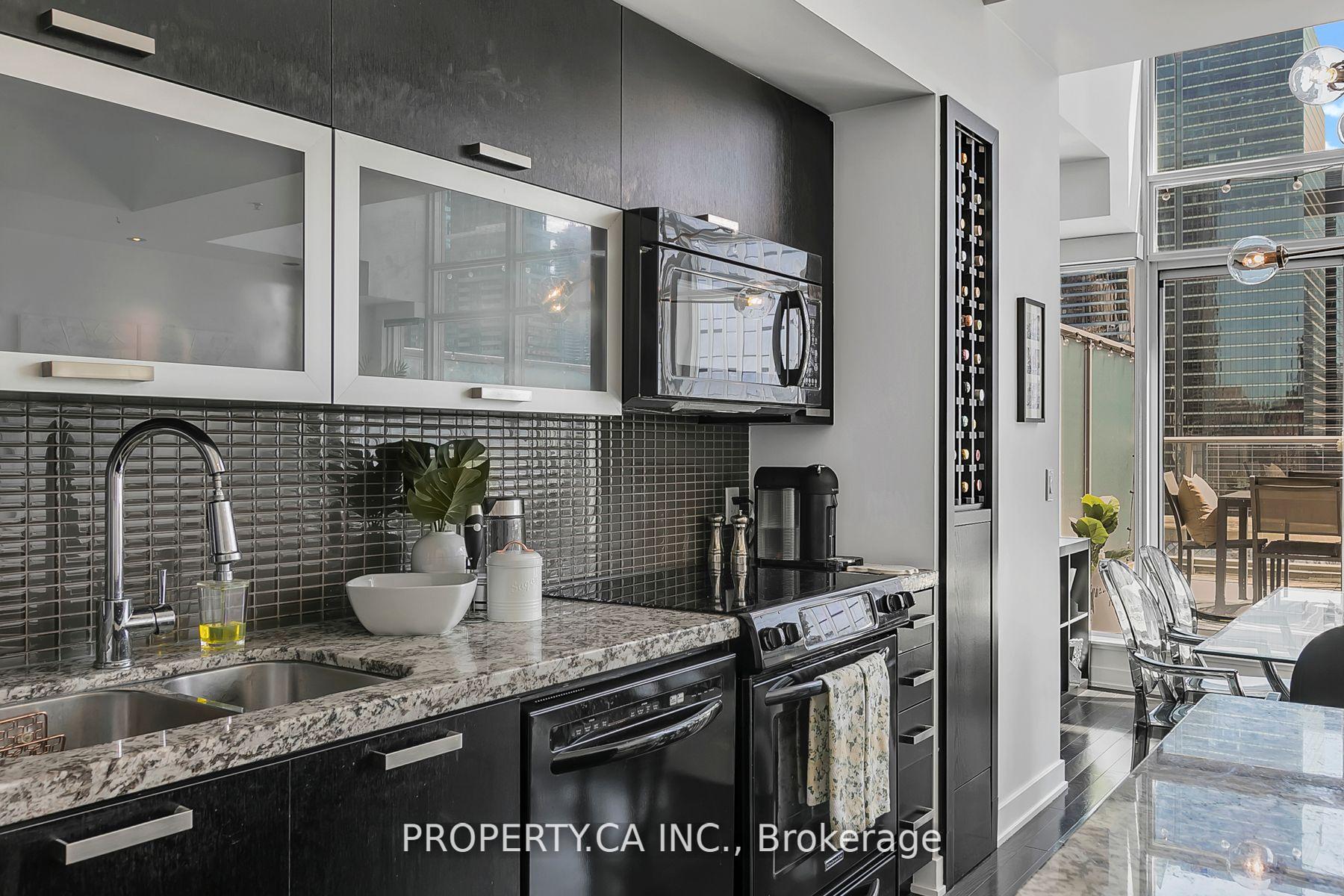 #UPH19 - 21 Nelson St, Toronto, ON M5V3H9 | 1 Bedroom 2 Bathroom Condo Apt | Image 15