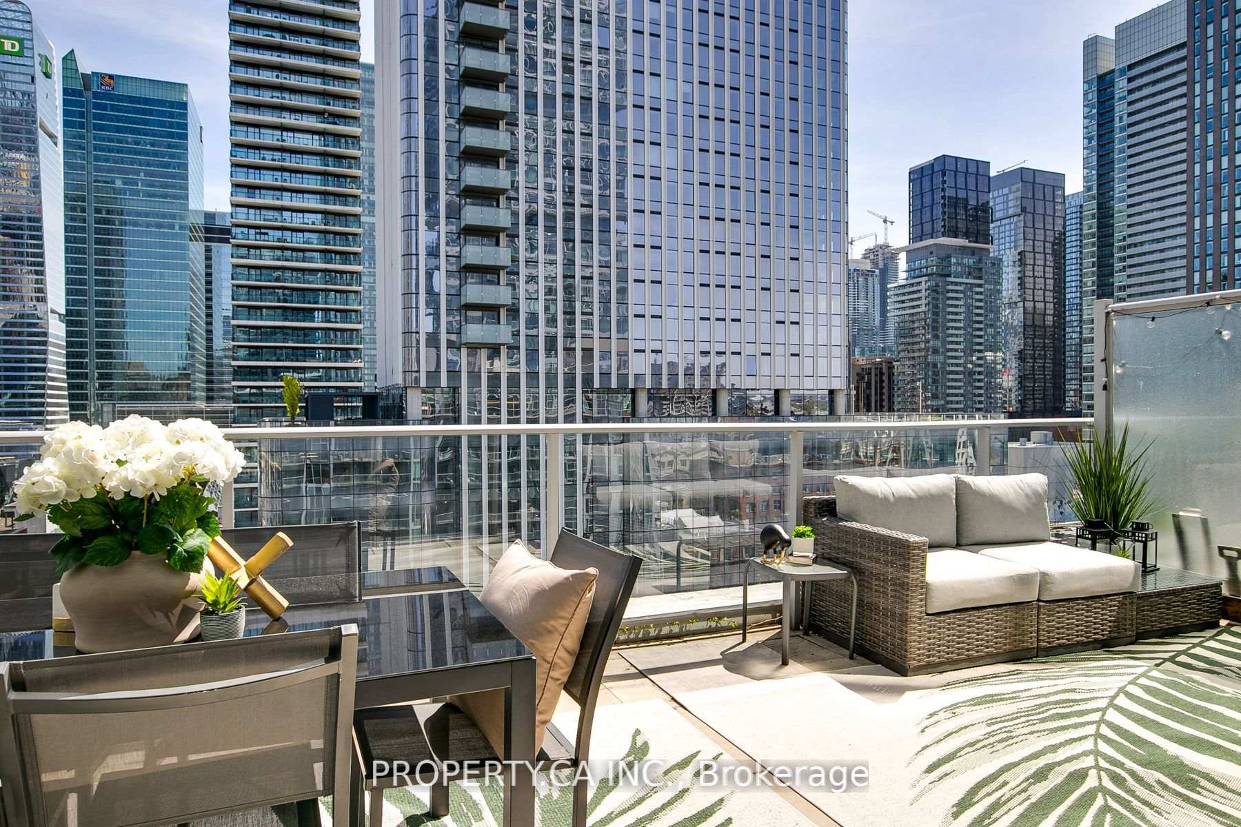 #UPH19 - 21 Nelson St, Toronto, ON M5V3H9 | 1 Bedroom 2 Bathroom Condo Apt | Image 18