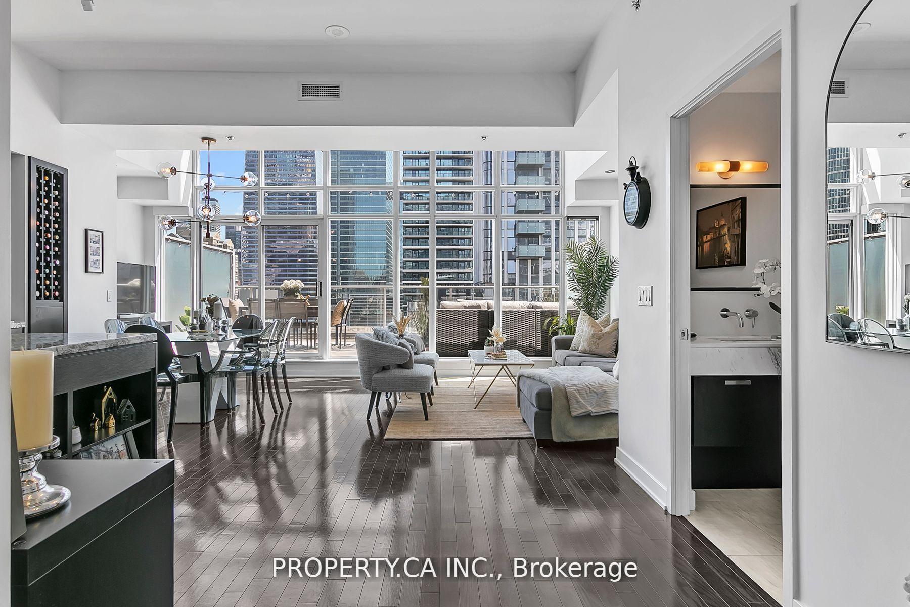 #UPH19 - 21 Nelson St, Toronto, ON M5V3H9 | 1 Bedroom 2 Bathroom Condo Apt | Image 2